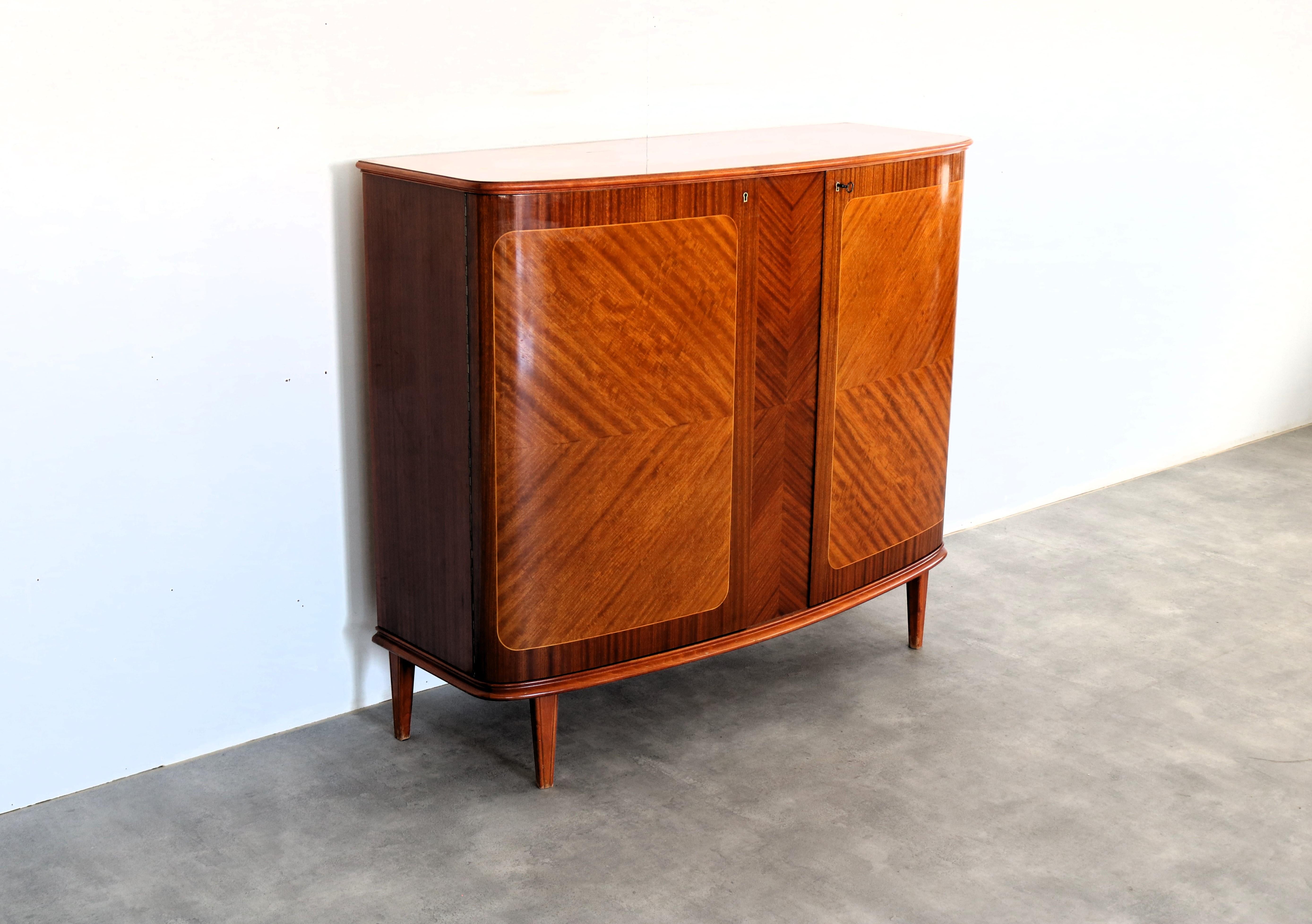 Vintage-Hängeschrank  Schrank  1950s  Bjasta (Schwedisch)