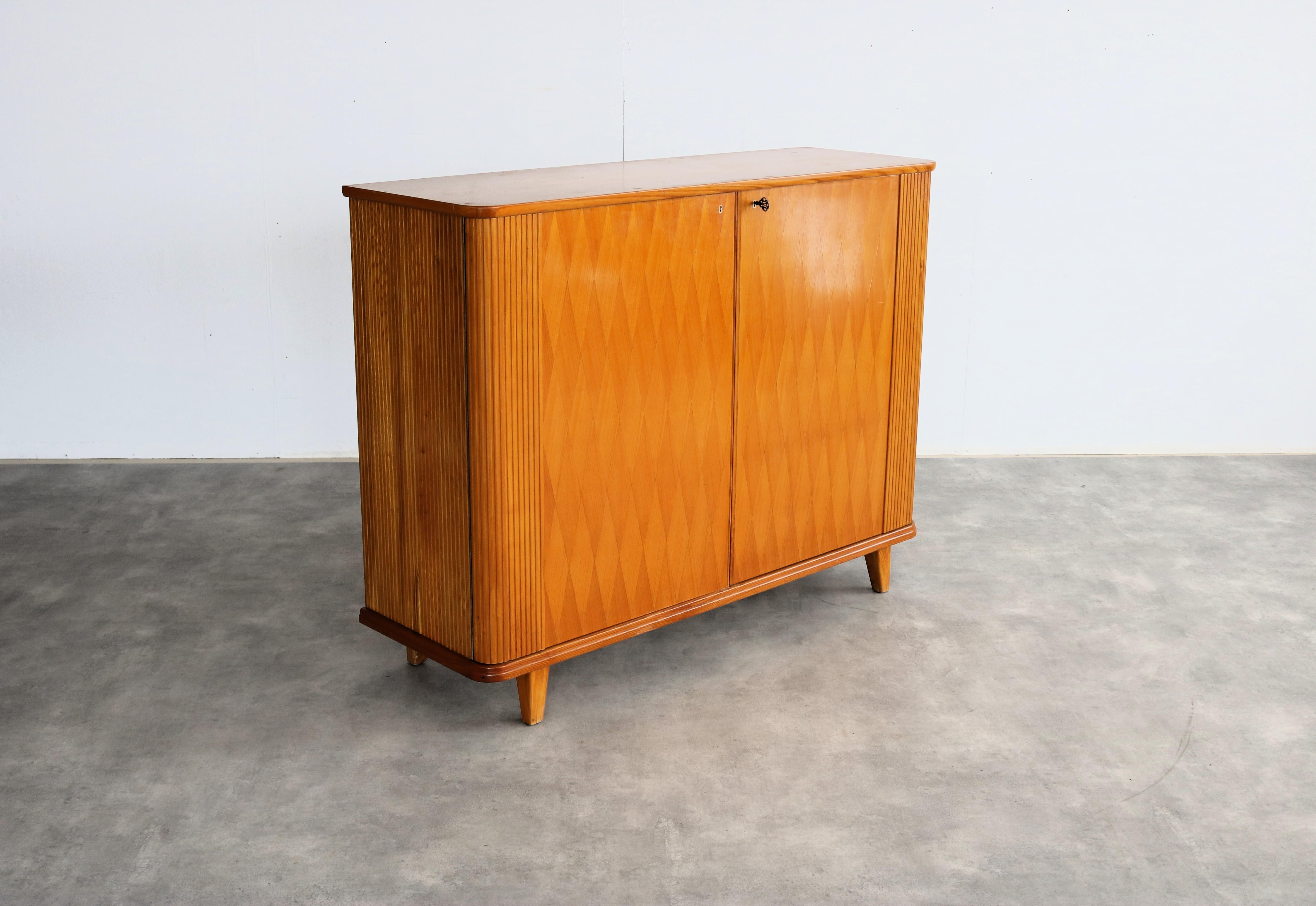 armario de pared vintage  unidad de pared  1950s  Suecia Sueco en venta