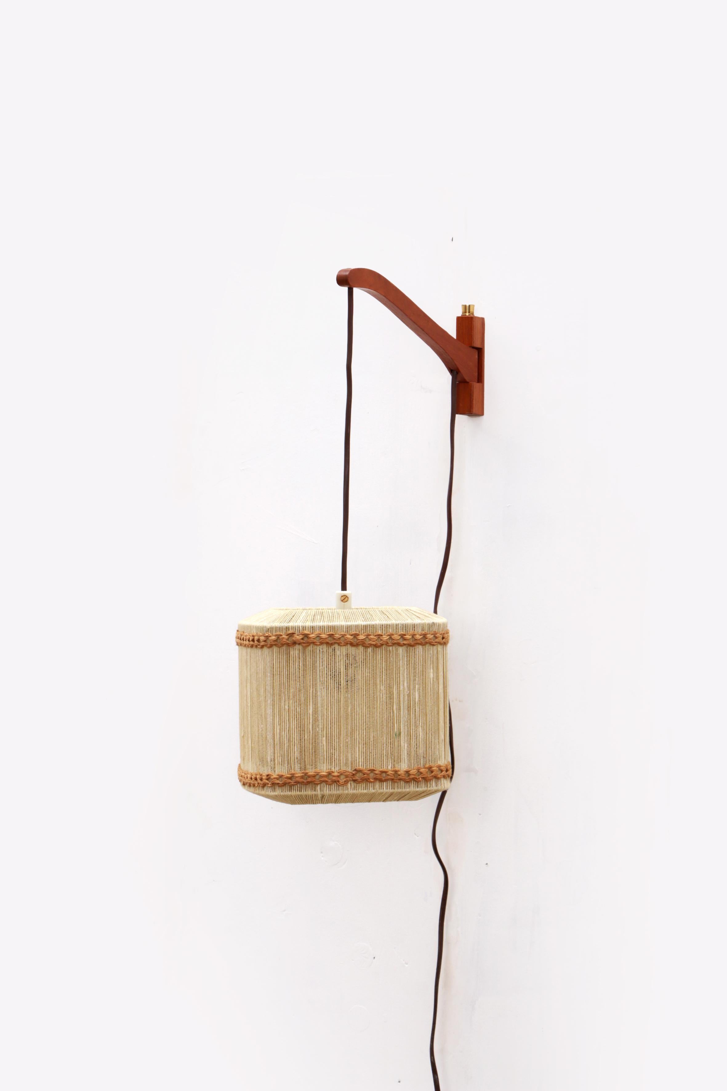 Vintage Wall hanging lamp made of rope and teak, 1960s Sweden.


This is a nice Swedish wall hanging lamp made from a beautifully shaped teak holder. This is nice as a reading light or just an atmosphere maker.

Sustainable: environmentally