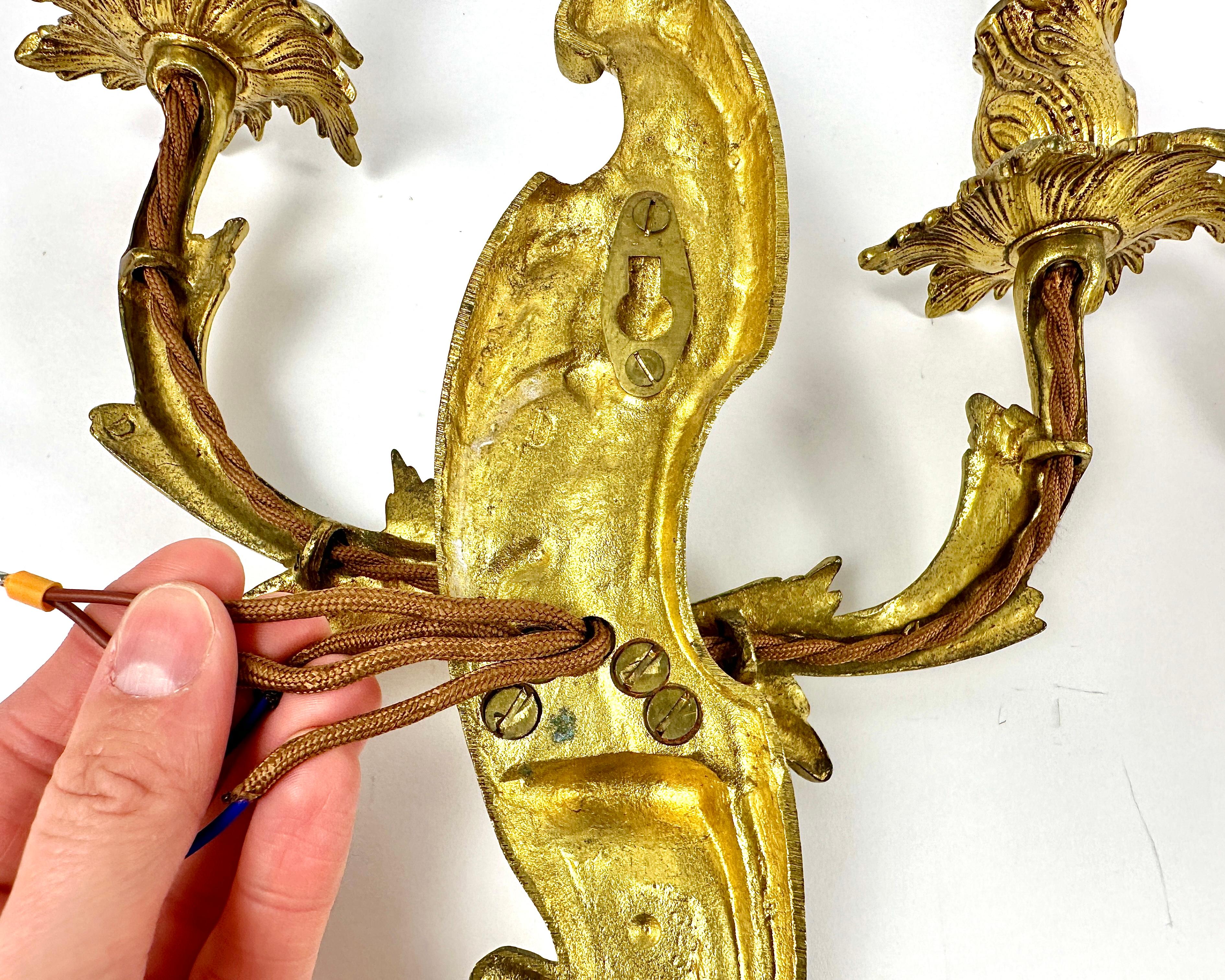 Lámparas de Pared Vintage Con Dos Apliques de Bronce Dorado Estilo Luis XV en venta 1