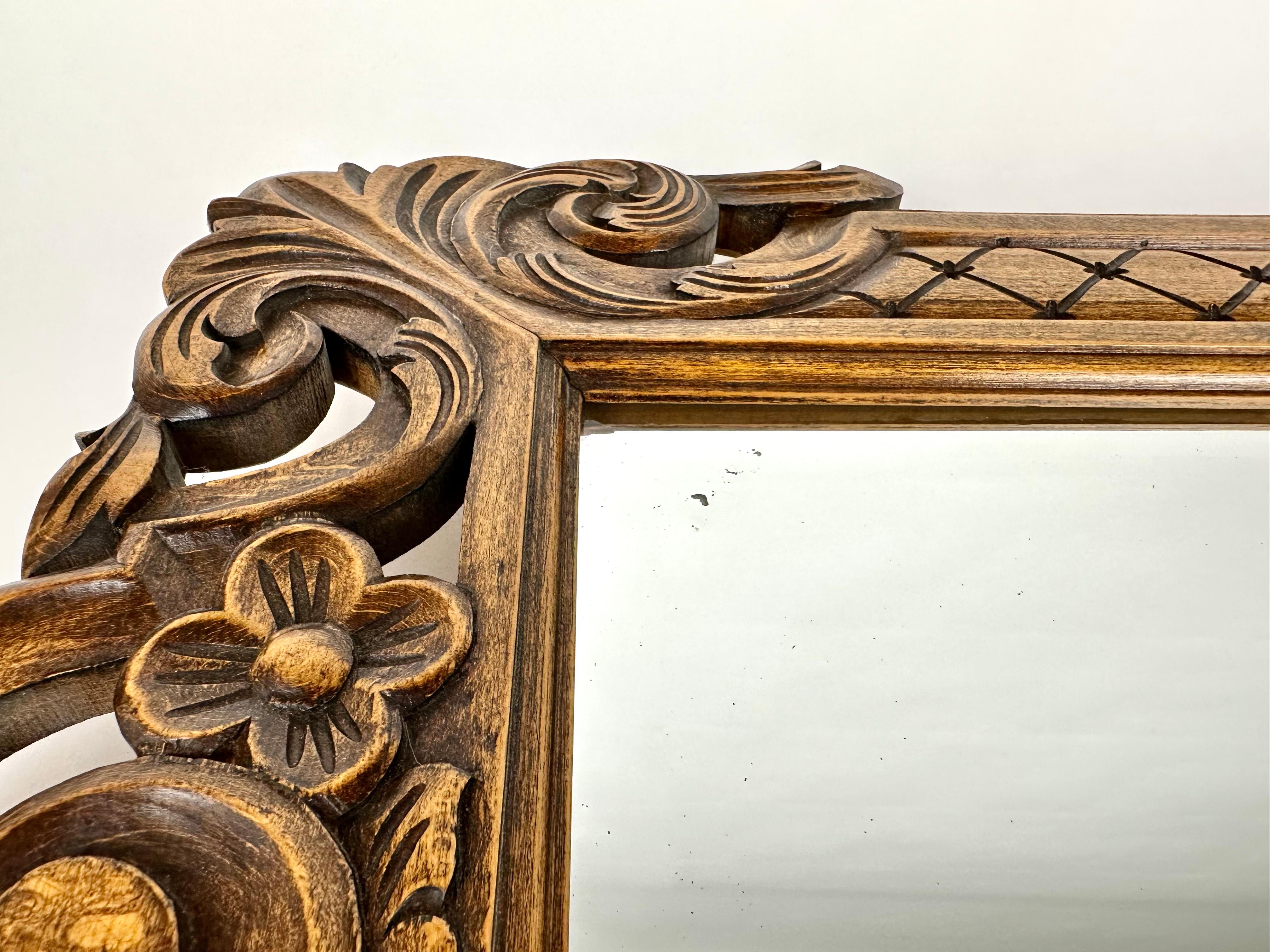 Vintage Wall Mirror In Wooden Carved Frame, 20th Century  For Sale 3