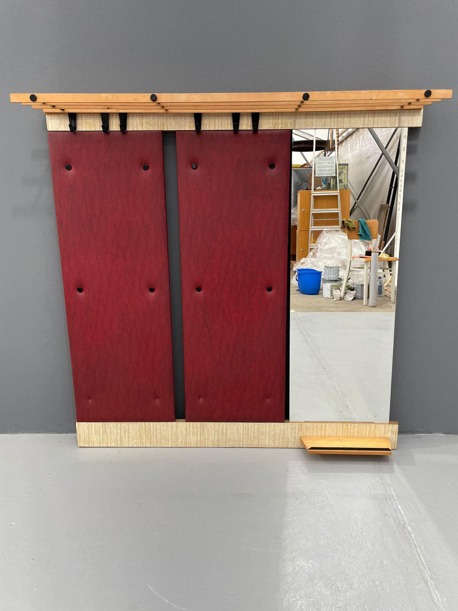 Panneau d'entrée mural vintage avec crochets, miroir et étagère, années 1960 en vente 3