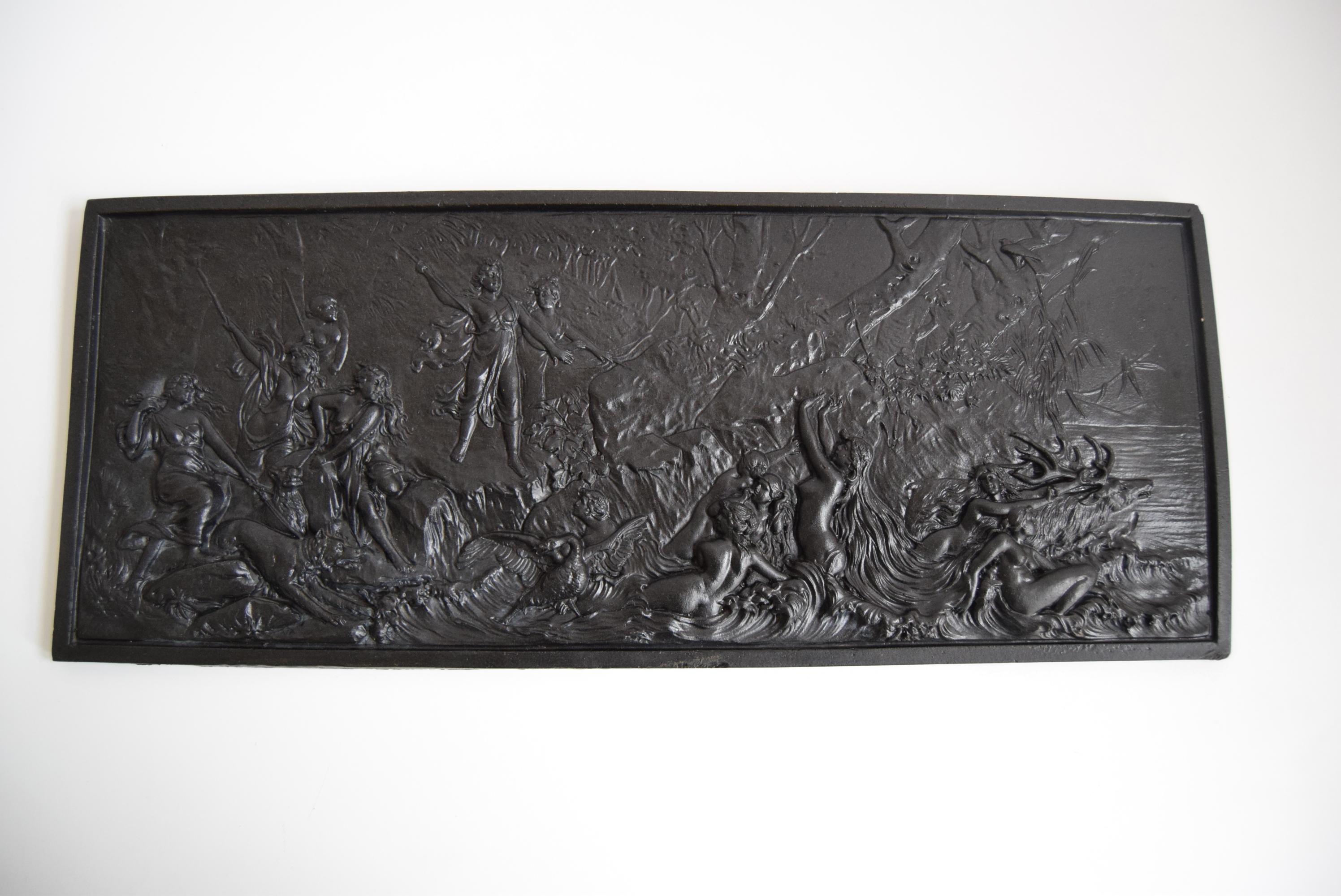 The sculpture depicts the goddess of hunting, Diana.
Has slight damage in places (see photo)
Original condition
