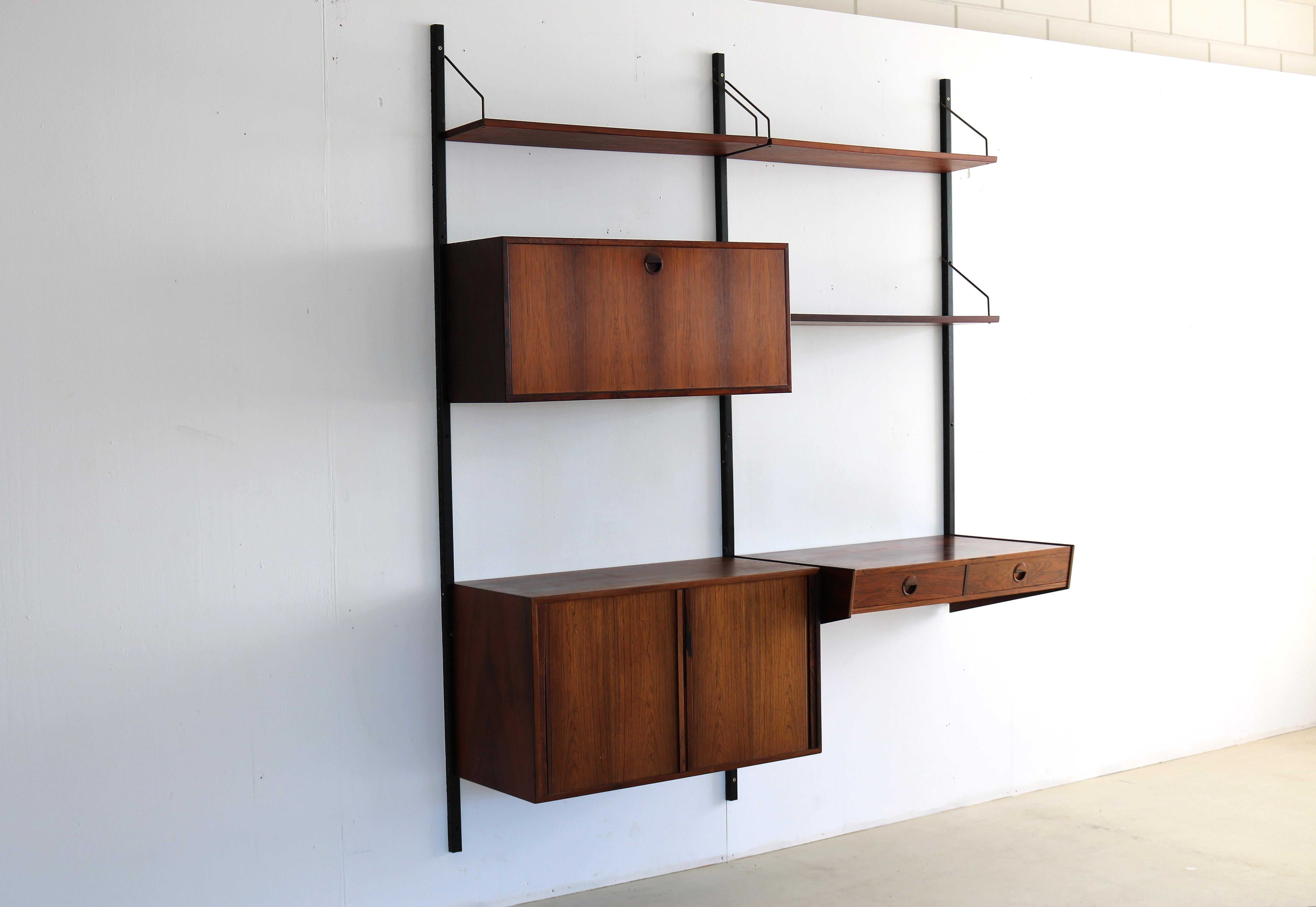 Vintage Wall System Rosewood HG Furniture, Danish '4' In Good Condition In GRONINGEN, NL