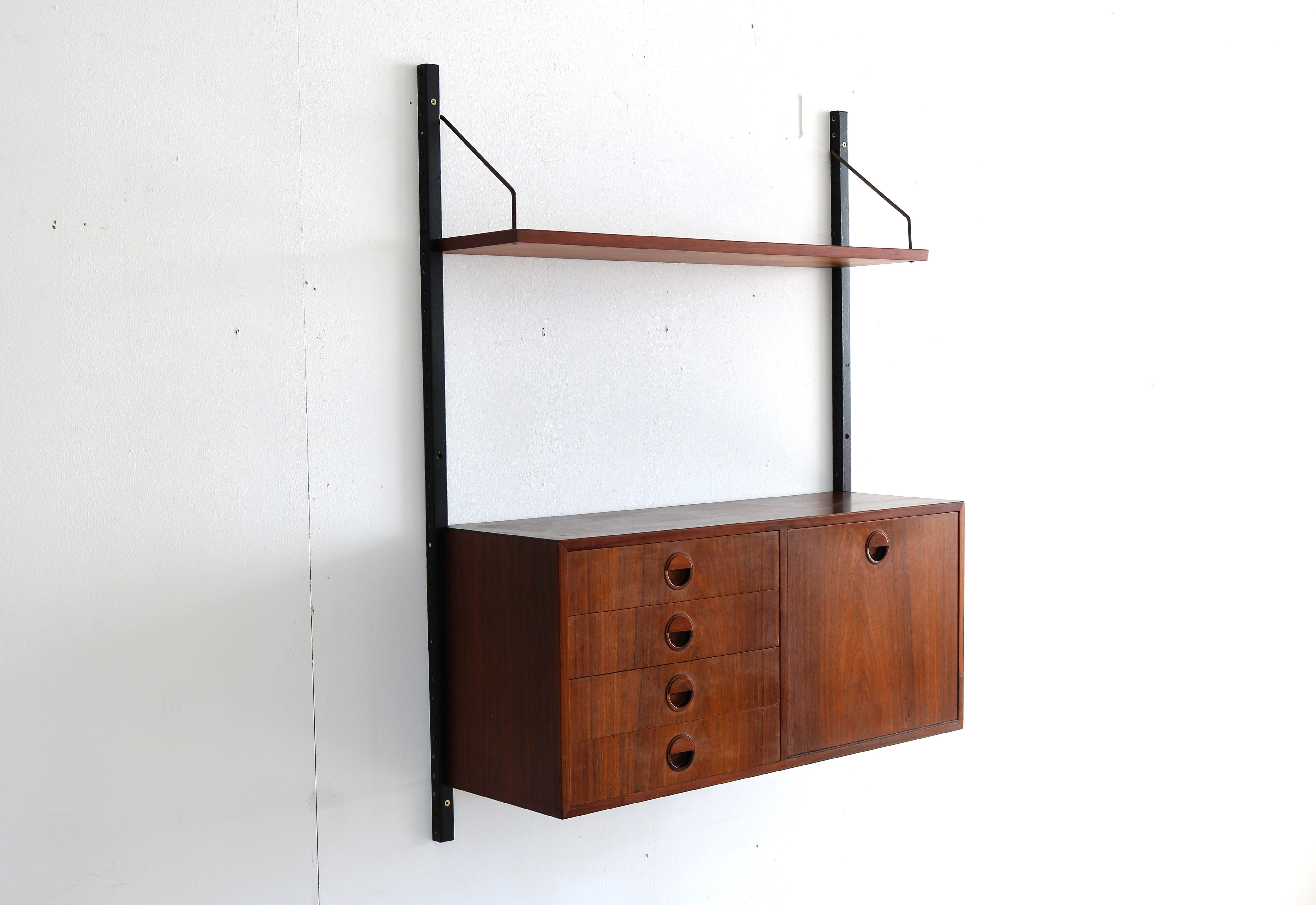 Vintage Wall System Rosewood Hg Furniture Danish '5' In Good Condition In GRONINGEN, NL