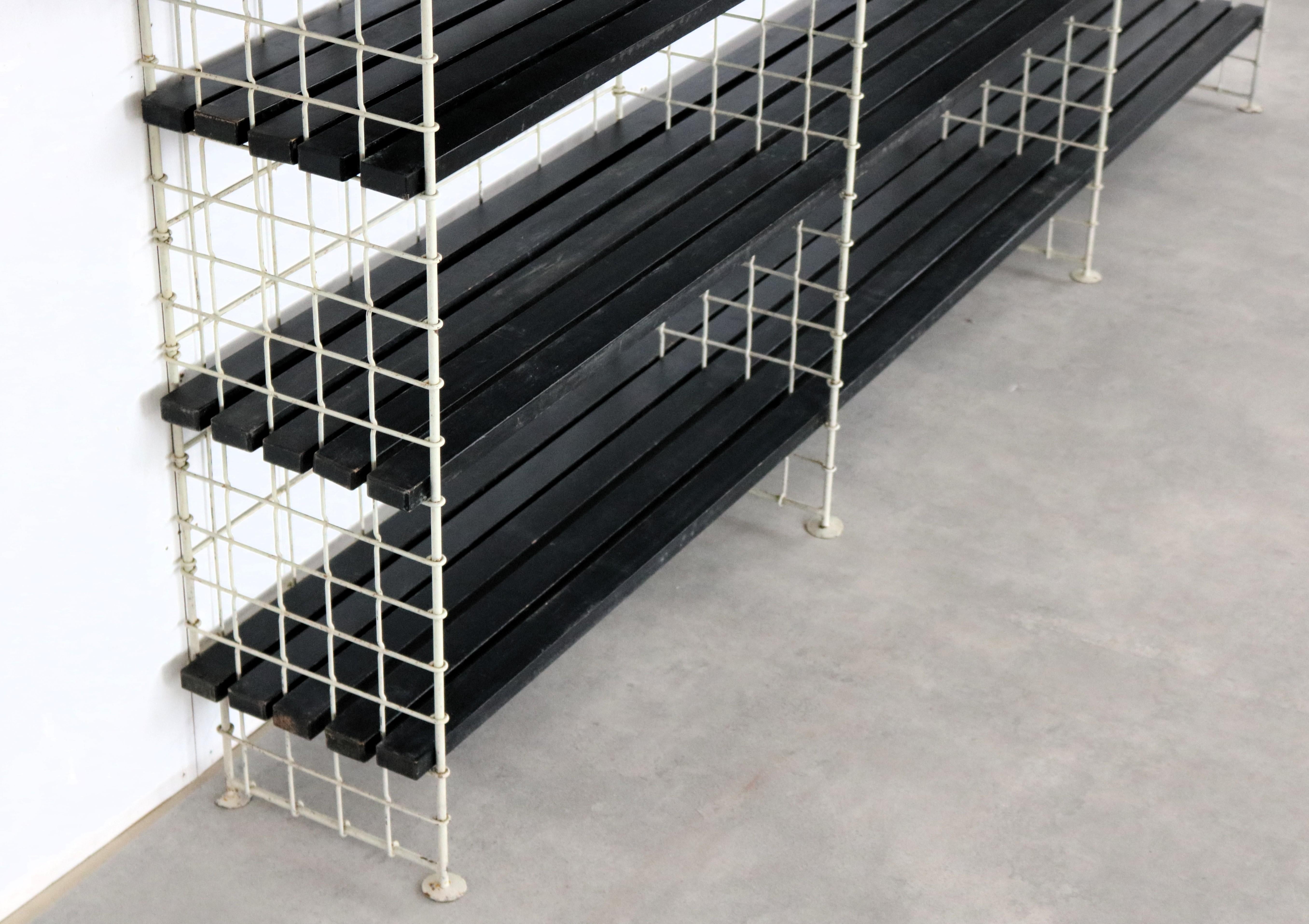 Milieu du XXe siècle Unité murale Vintage By  bibliothèque  étagère  1960s en vente