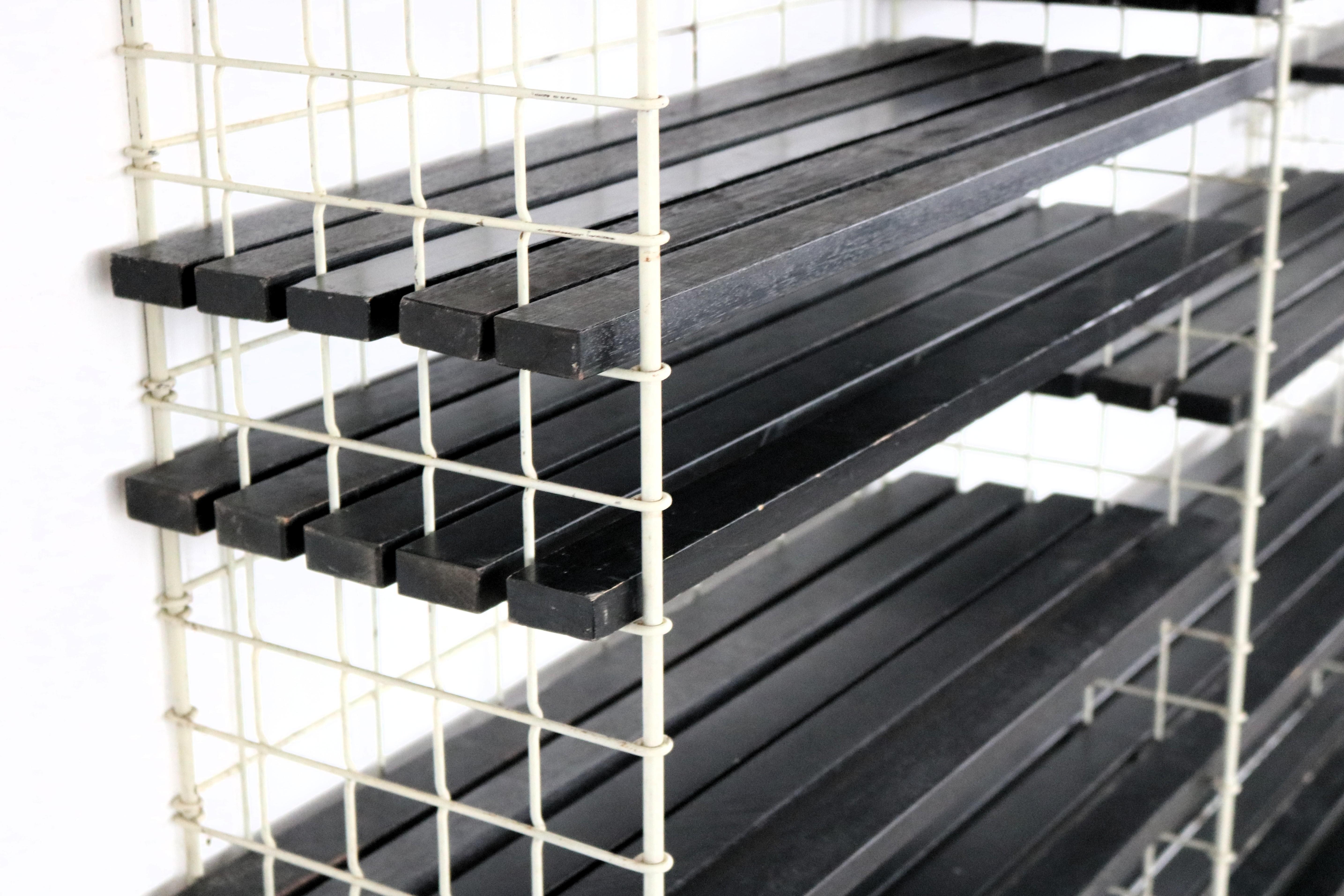 Métal Unité murale Vintage By  bibliothèque  étagère  1960s en vente