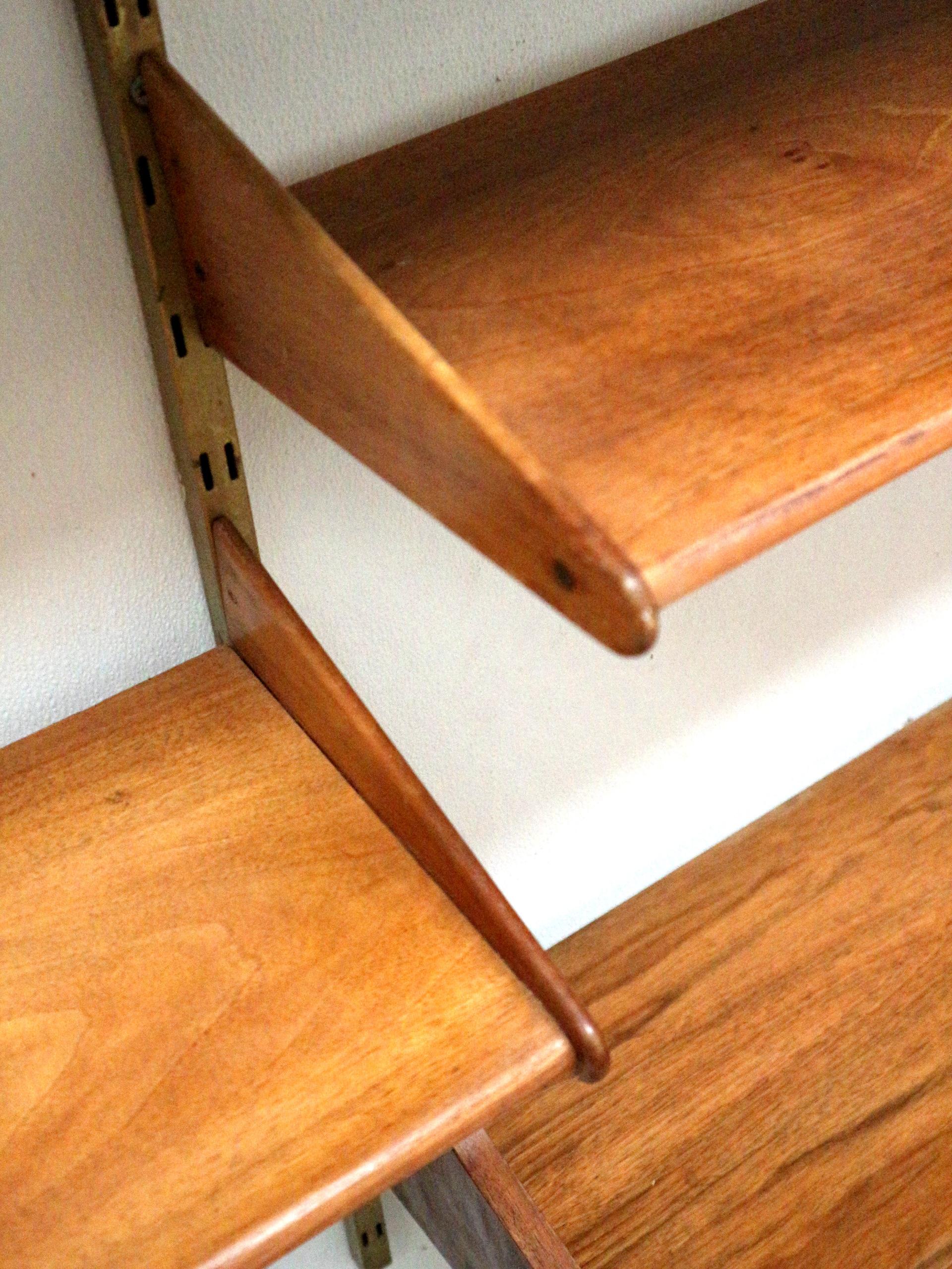 Metà XX secolo Mobile da parete / scaffale vintage di Kai Kristiansen realizzato negli anni '50 in vendita
