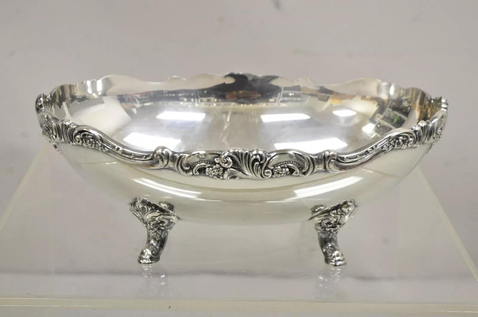 Vintage Wallace 214 Victorian Style Silver Plated Oval Footed Fruit Bowl For Sale 4