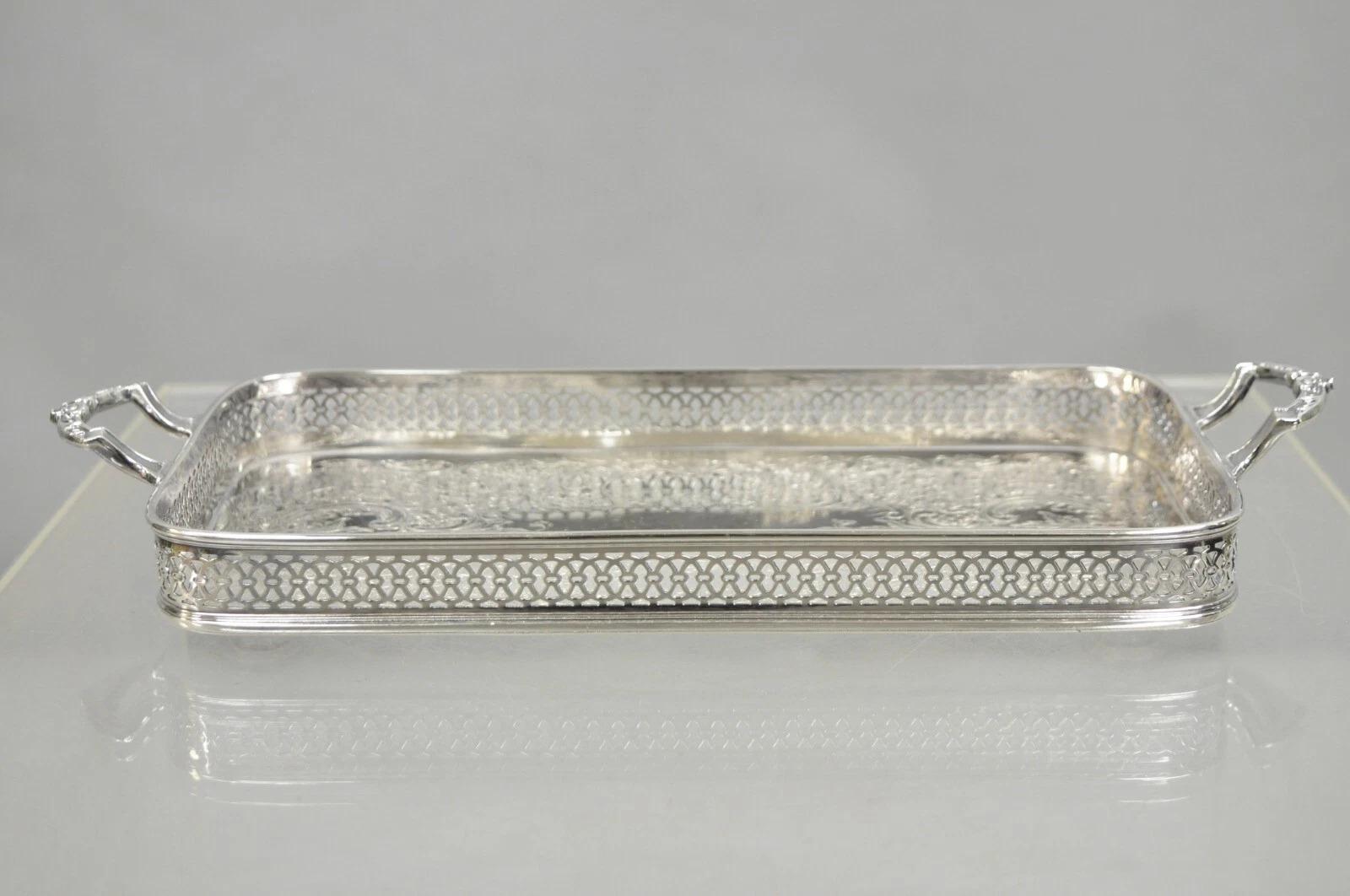 Vintage Wallace 335 Victorian Silver Plated Small Whatnot Trinket Dish Tray In Good Condition For Sale In Philadelphia, PA