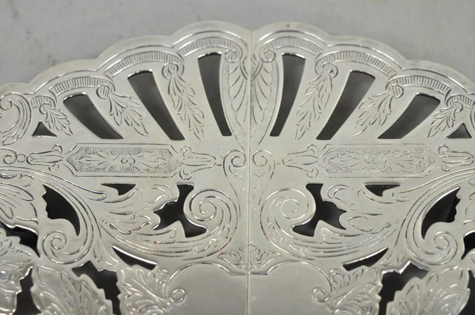 Victorien Vintage Wallace 7332 Victorian Style Silver Plated Expanding Pot Trivet (B) en vente