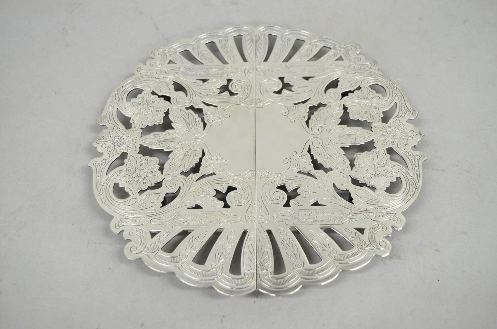 Plaqué argent Vintage Wallace 7332 Victorian Style Silver Plated Expanding Pot Trivet (B) en vente
