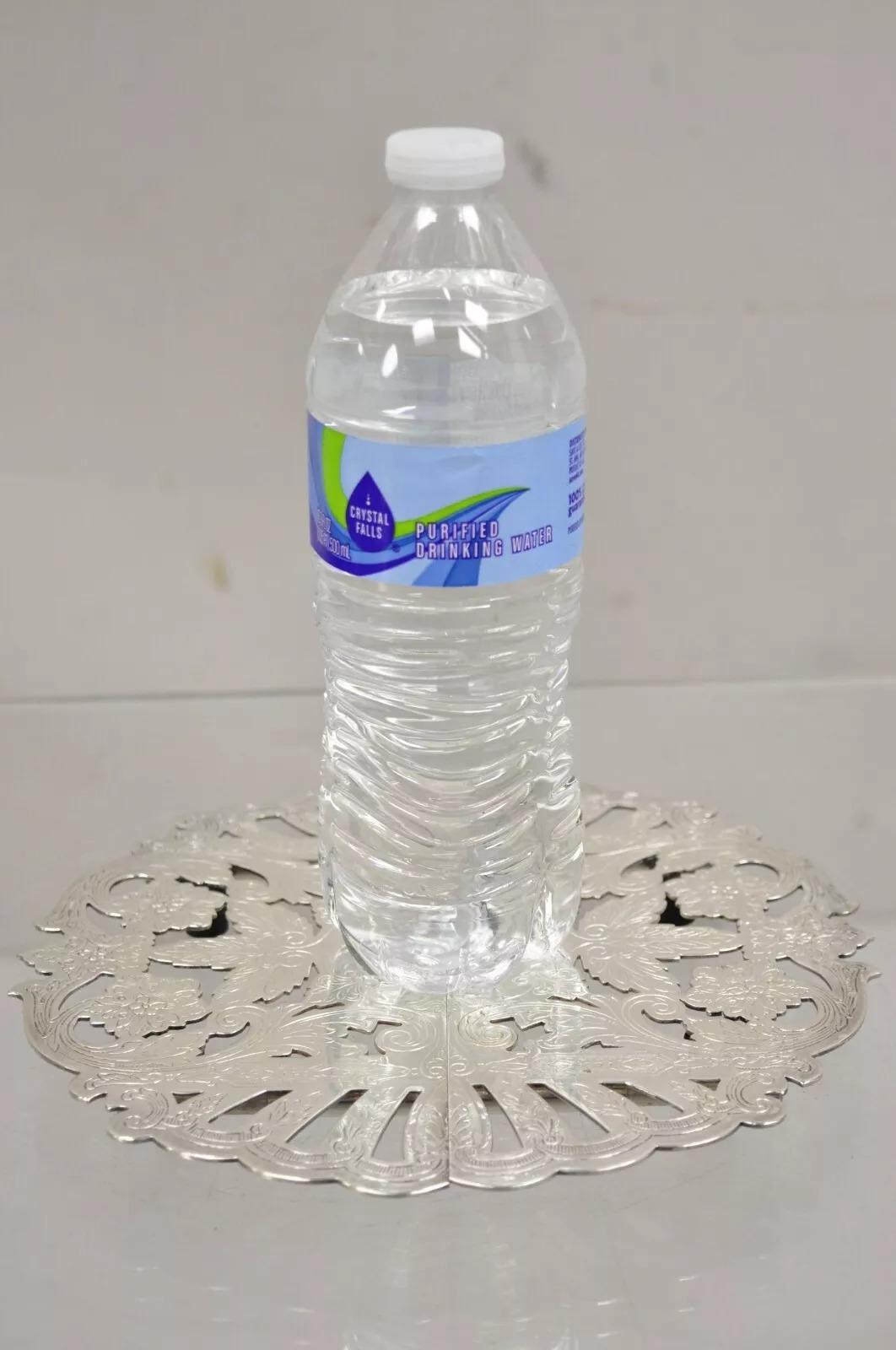 Vintage Wallace 7332 Victorian Style Silver Plated Expanding Pot Trivet. Circa Mid 20th Century. Measurements: 0.5
