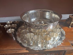 Vintage Wallace bunch silverplated bowl with 19 cups, tray and laddle