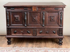 Cassapanca d'epoca in stile pellegrino in noce di Wallace Nutting, catalogo #909 c.C.