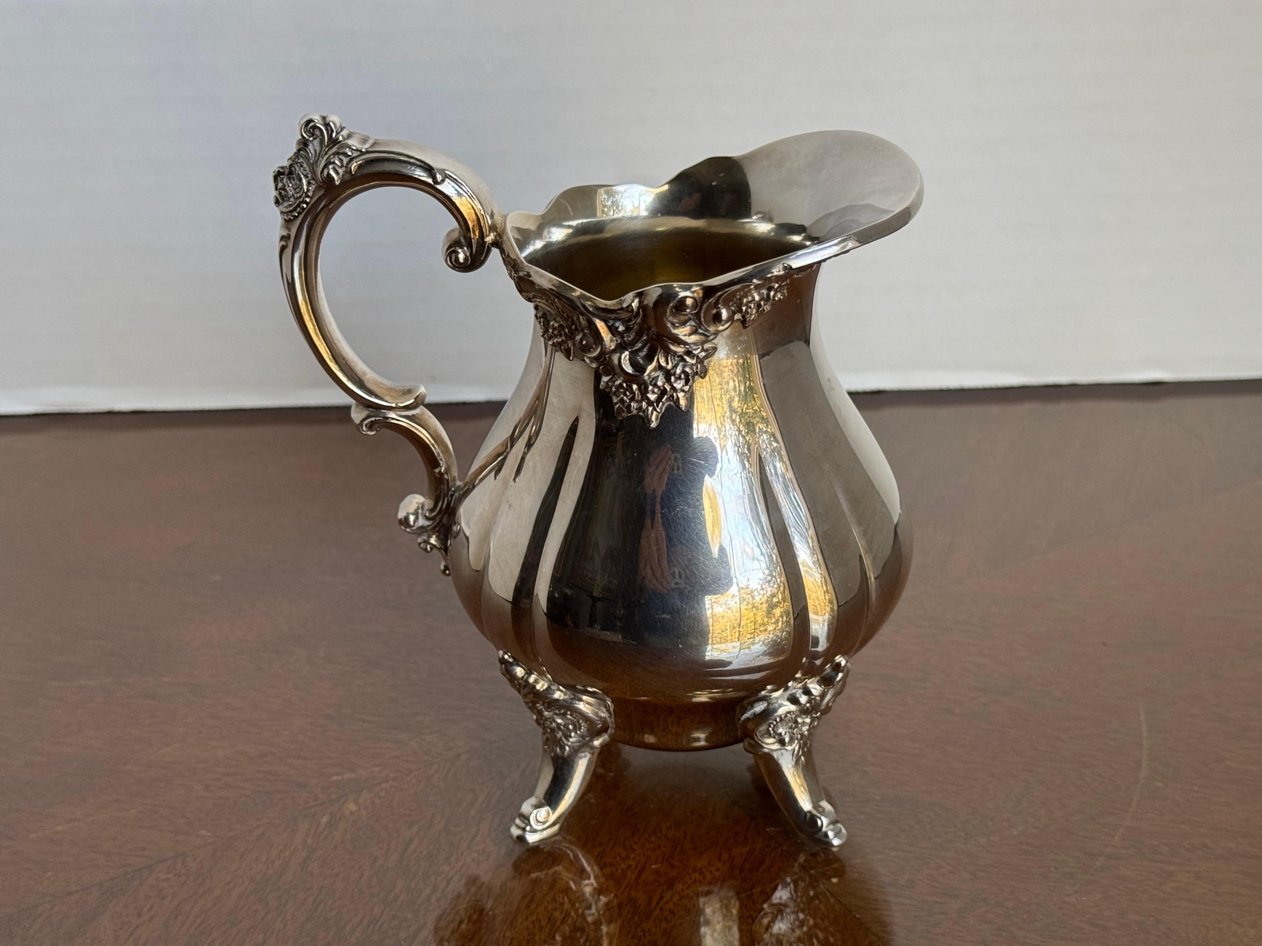 Sucrier et crémier vintage Wallace argenté Bon état - En vente à Birmingham, AL