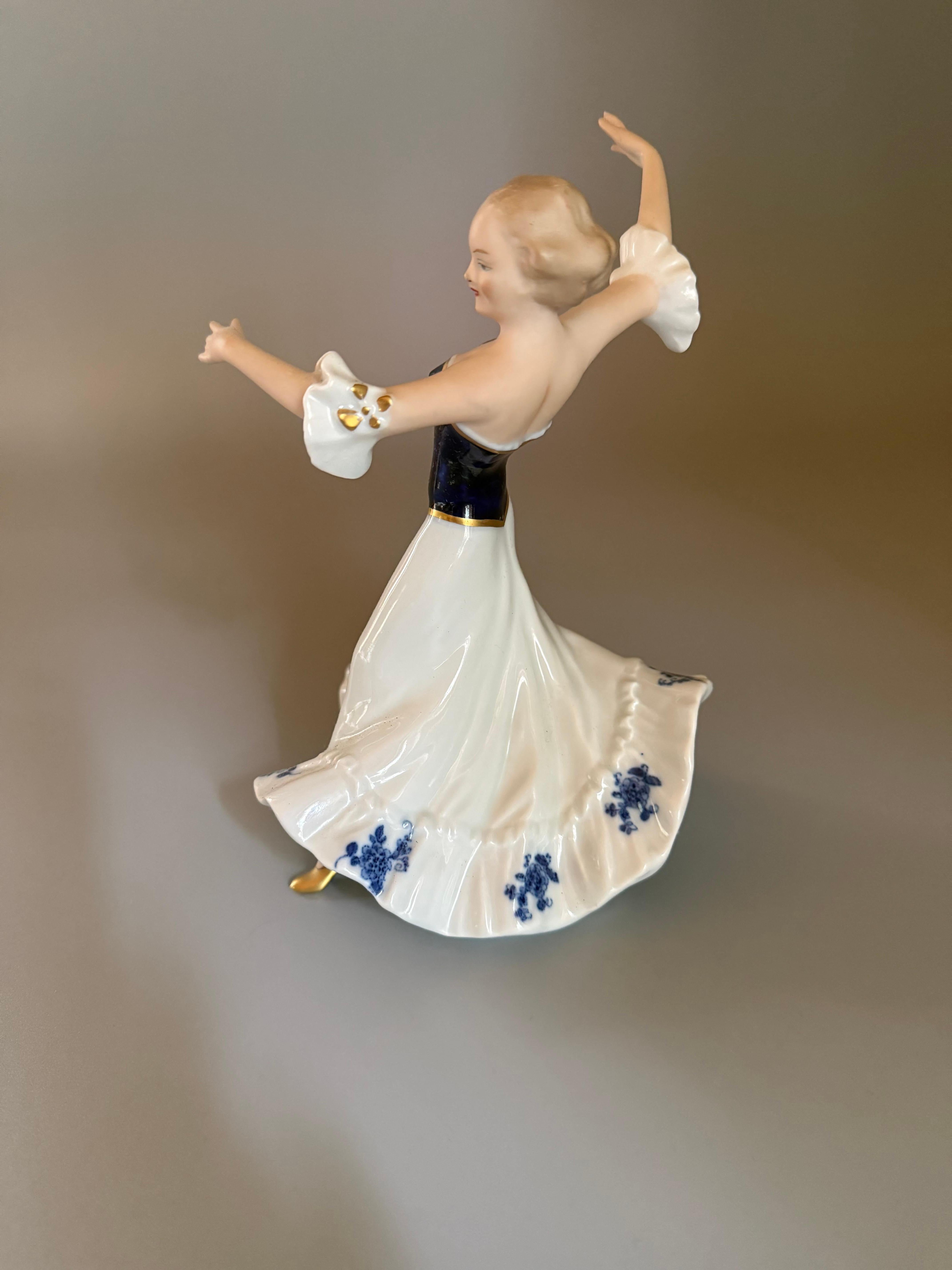 Porcelain White Cobalt Ballerina Wallendorf Germany 1964-1990 In Good Condition For Sale In Uppsala , SE