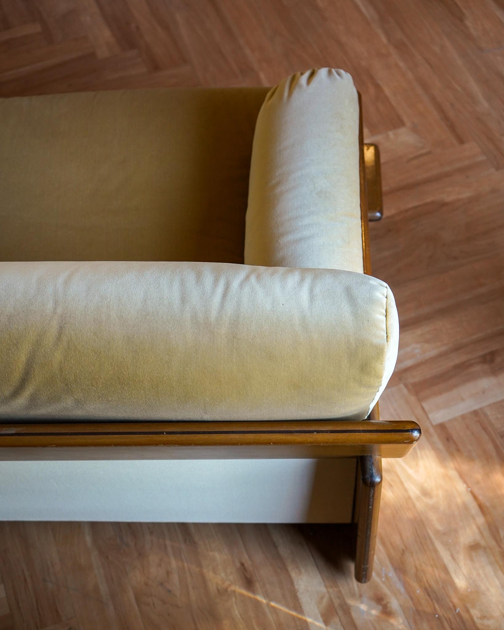 Vintage Italian Walnut 3-Seat Sofa with JP&G Baker Velvet Upholstery For Sale 1