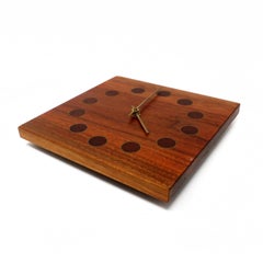 Wanduhr aus Nussbaumholz mit Intarsien aus Messing von Stilecraft