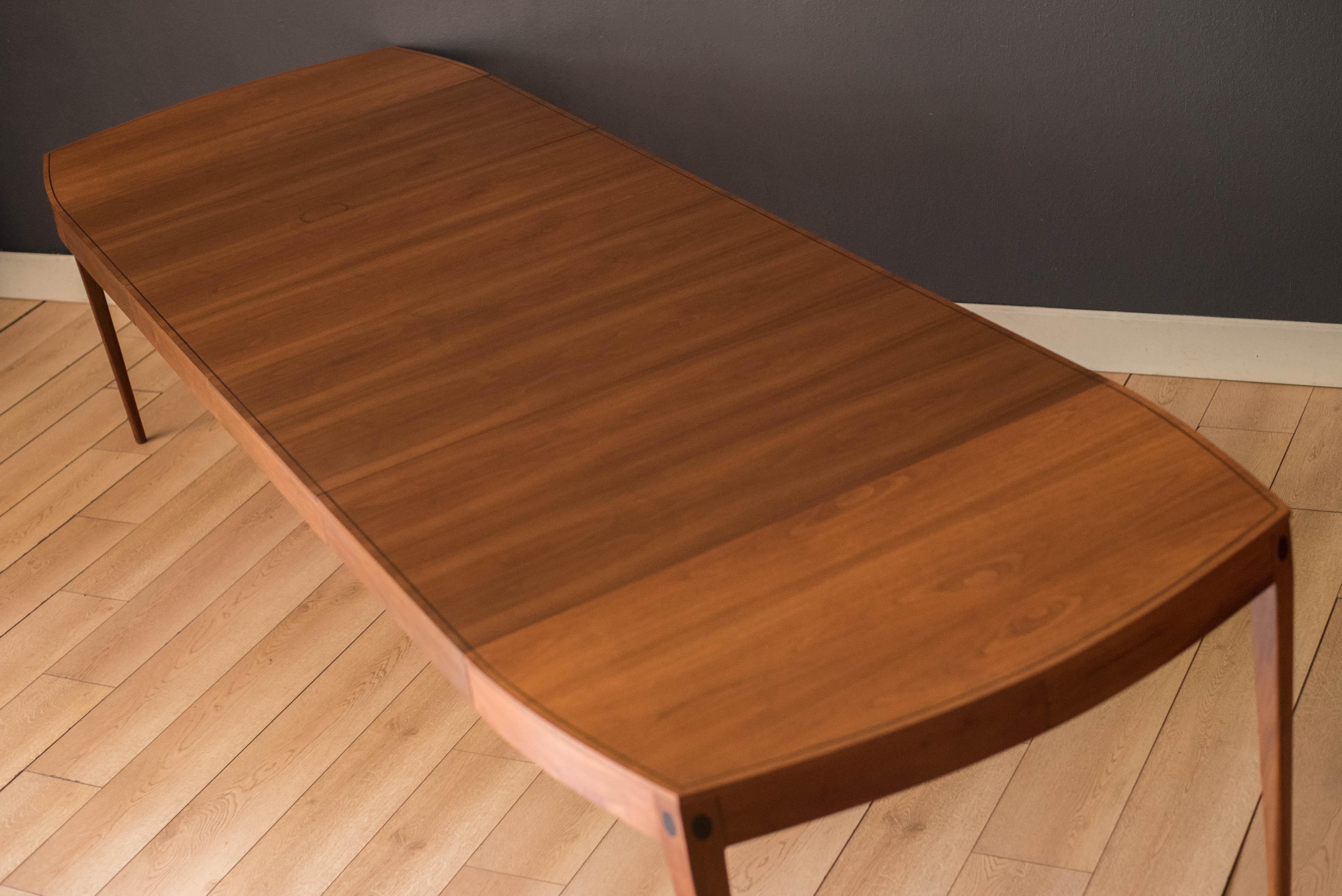 Vintage Walnut and Rosewood Directional Dining Table by Kipp Stewart for Calvin For Sale 2