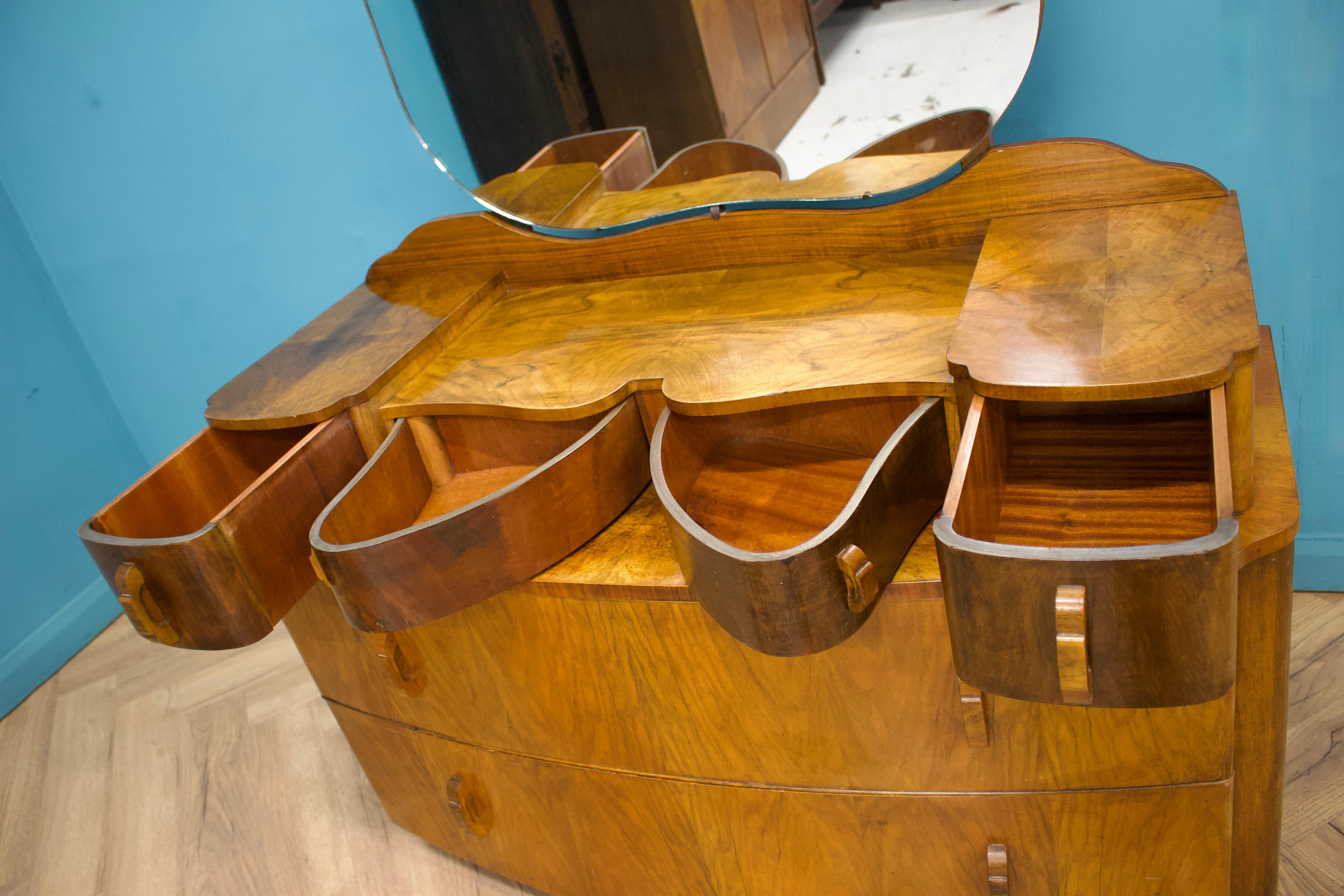 Coiffeuse vintage en noyer et noyer, années 1930 en vente 2