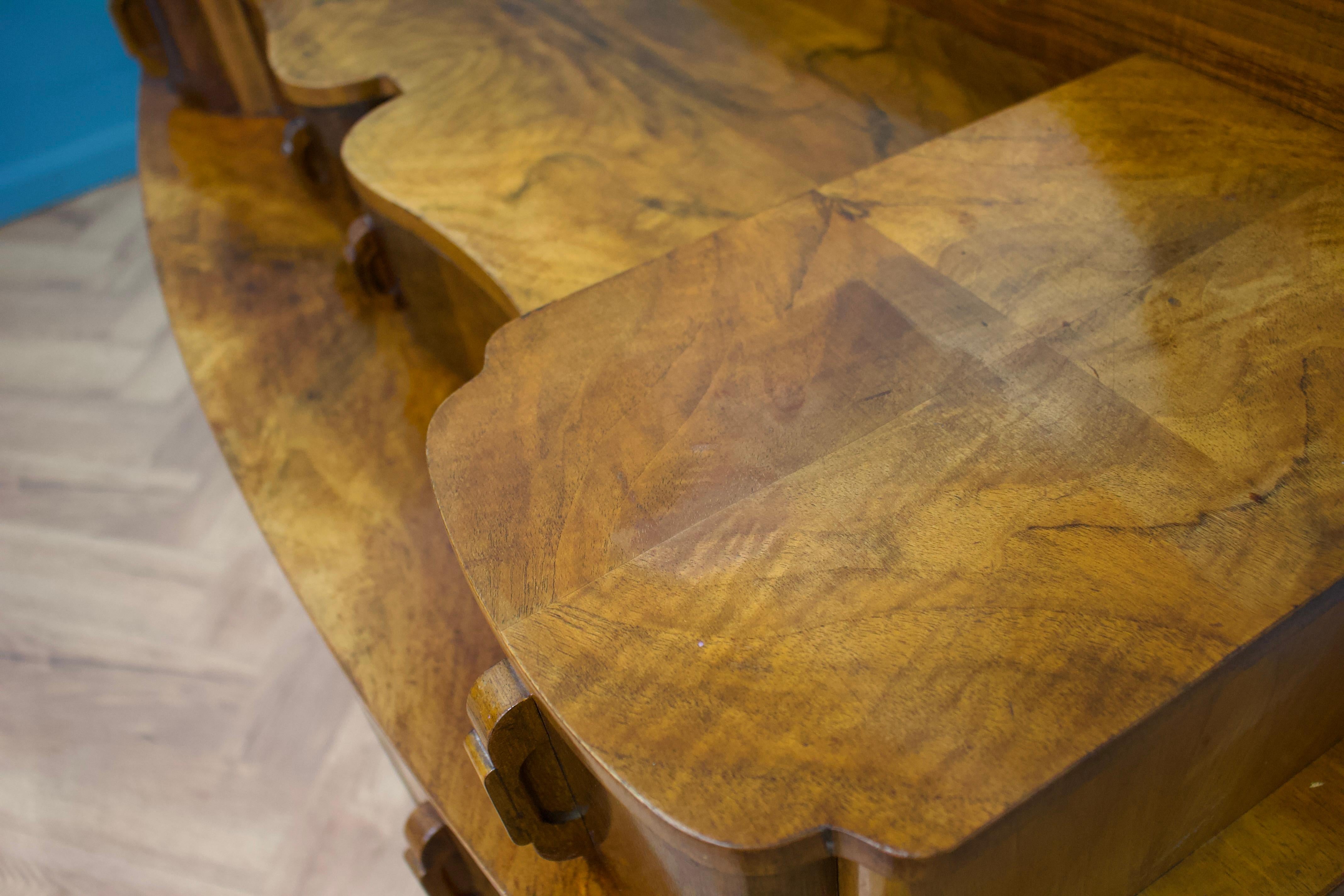 Coiffeuse vintage en noyer et noyer, années 1930 en vente 3