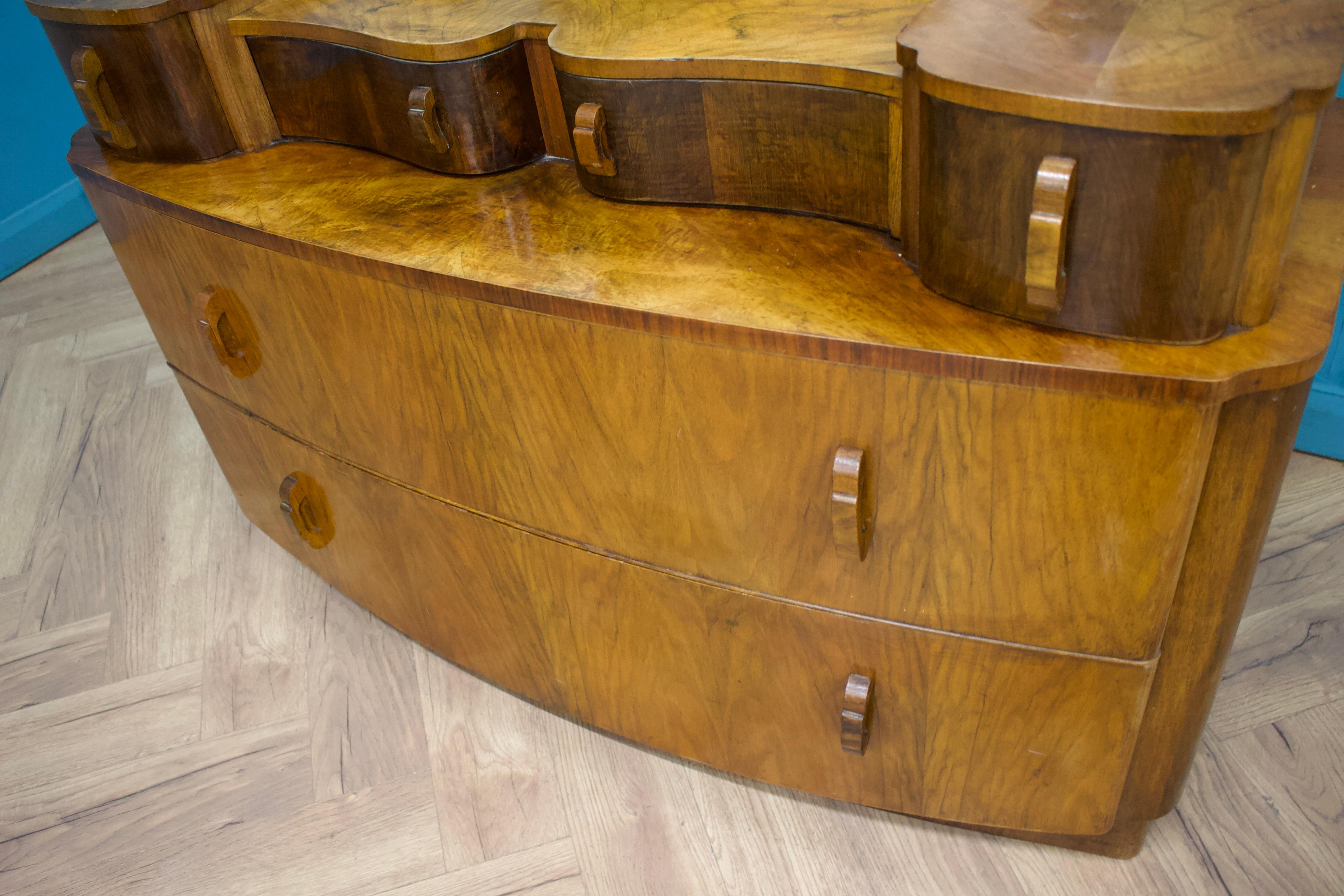 Milieu du XXe siècle Coiffeuse vintage en noyer et noyer, années 1930 en vente