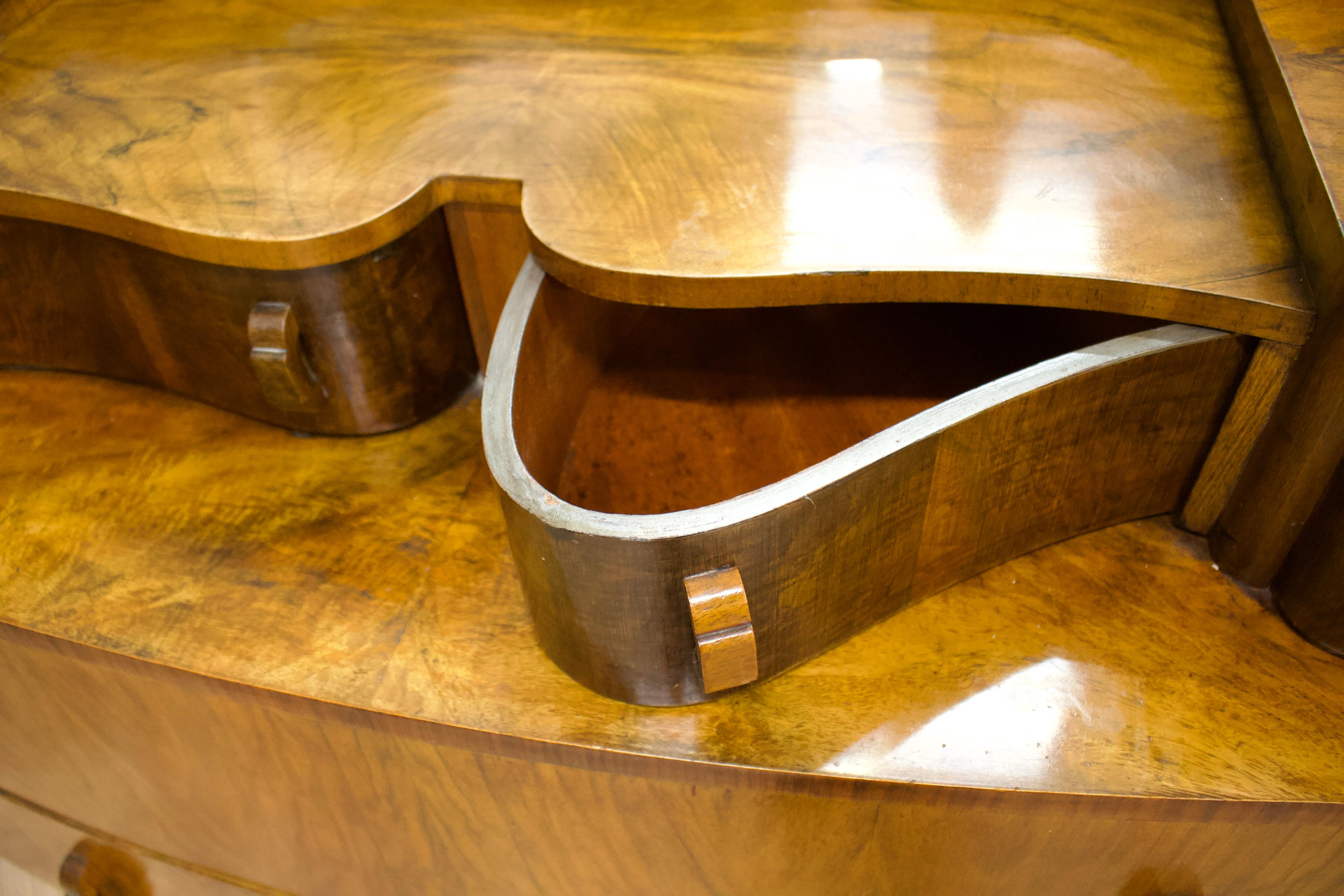 Coiffeuse vintage en noyer et noyer, années 1930 en vente 1