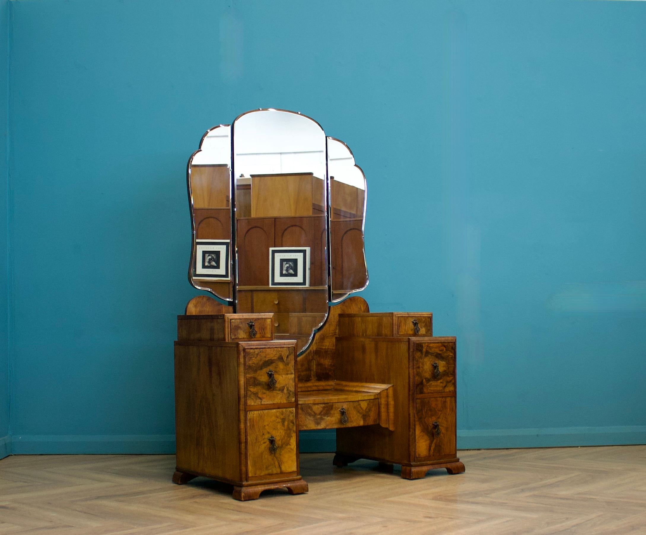 Art Deco Vintage Walnut and Walnut Veneer Dressing Table, 1930s For Sale