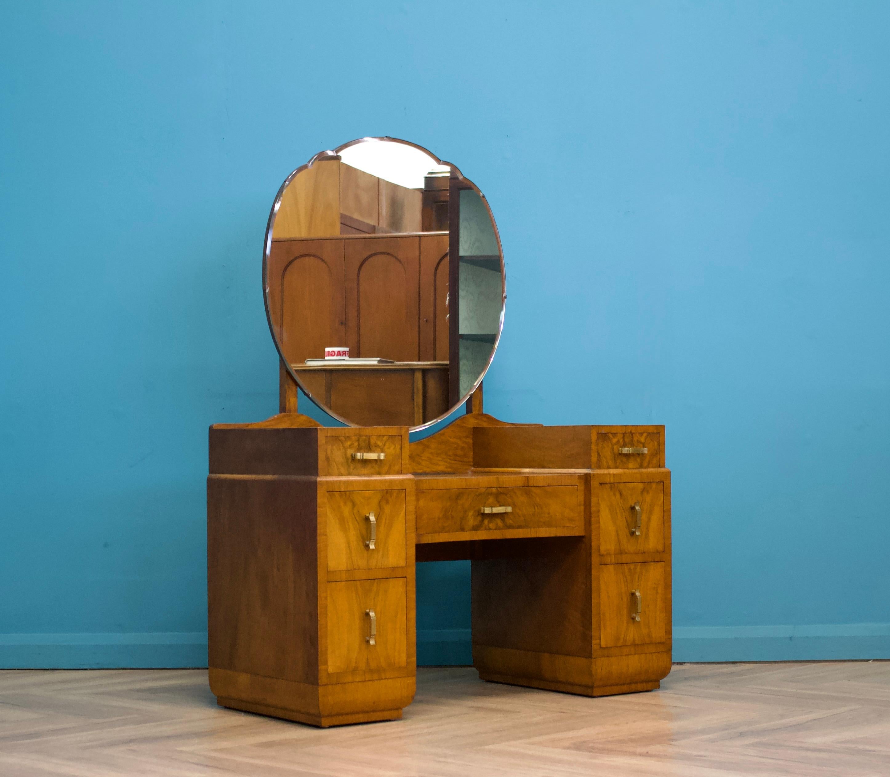 British Vintage Walnut and Walnut Veneer Dressing Table, 1930s For Sale