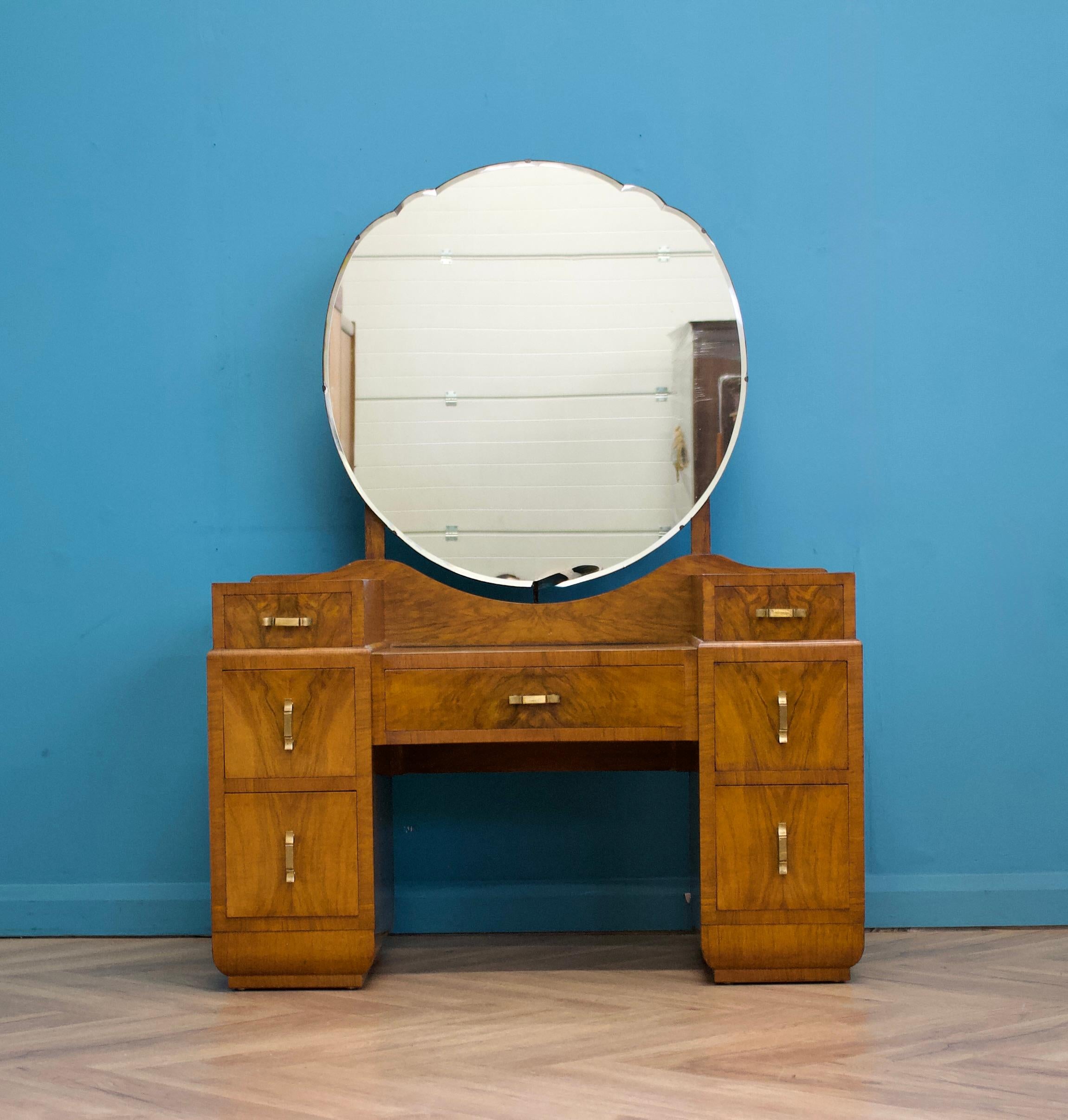 Vintage Walnut and Walnut Veneer Dressing Table, 1930s In Good Condition For Sale In South Shields, GB