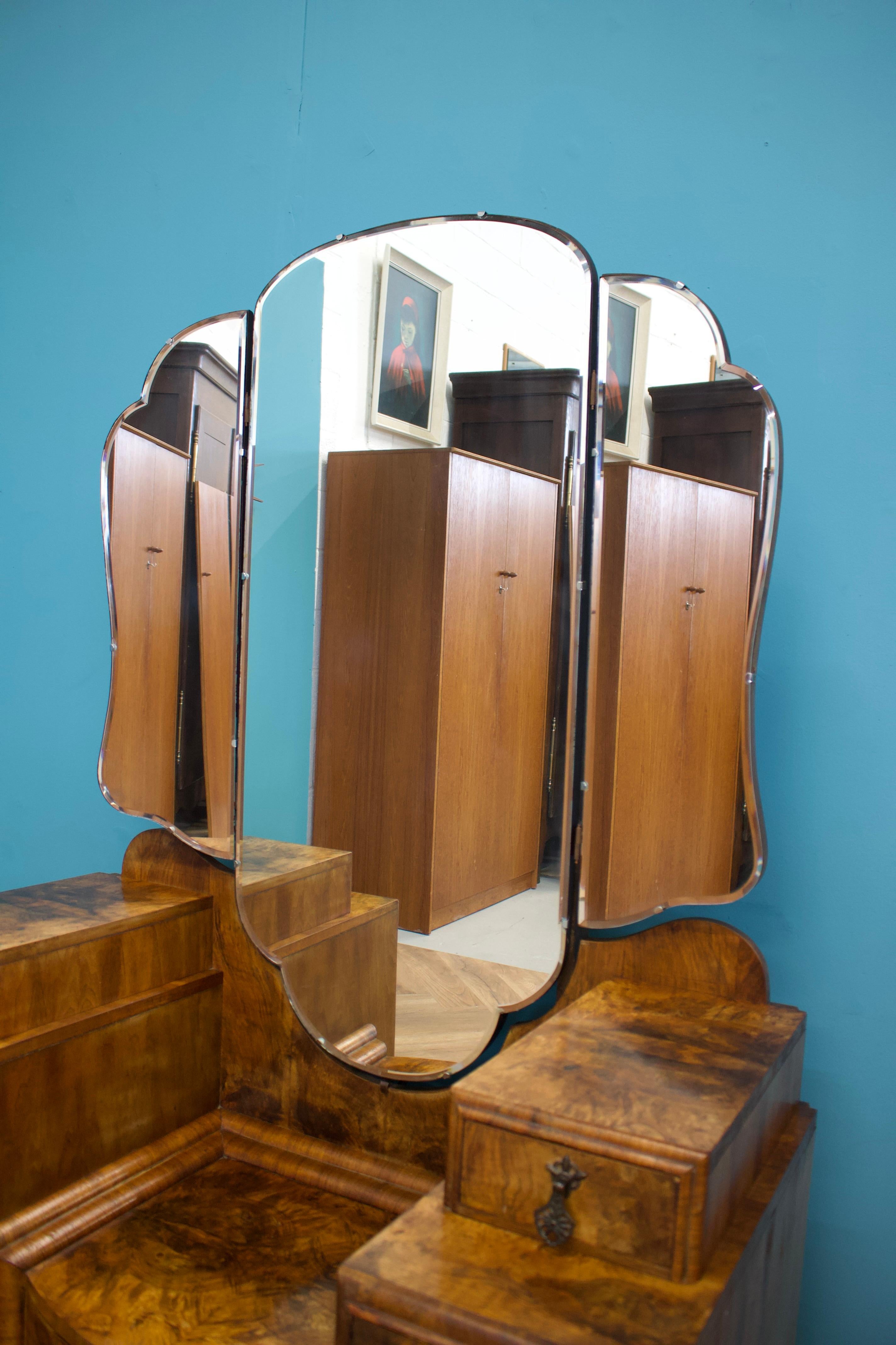 Mid-20th Century Vintage Walnut and Walnut Veneer Dressing Table, 1930s For Sale