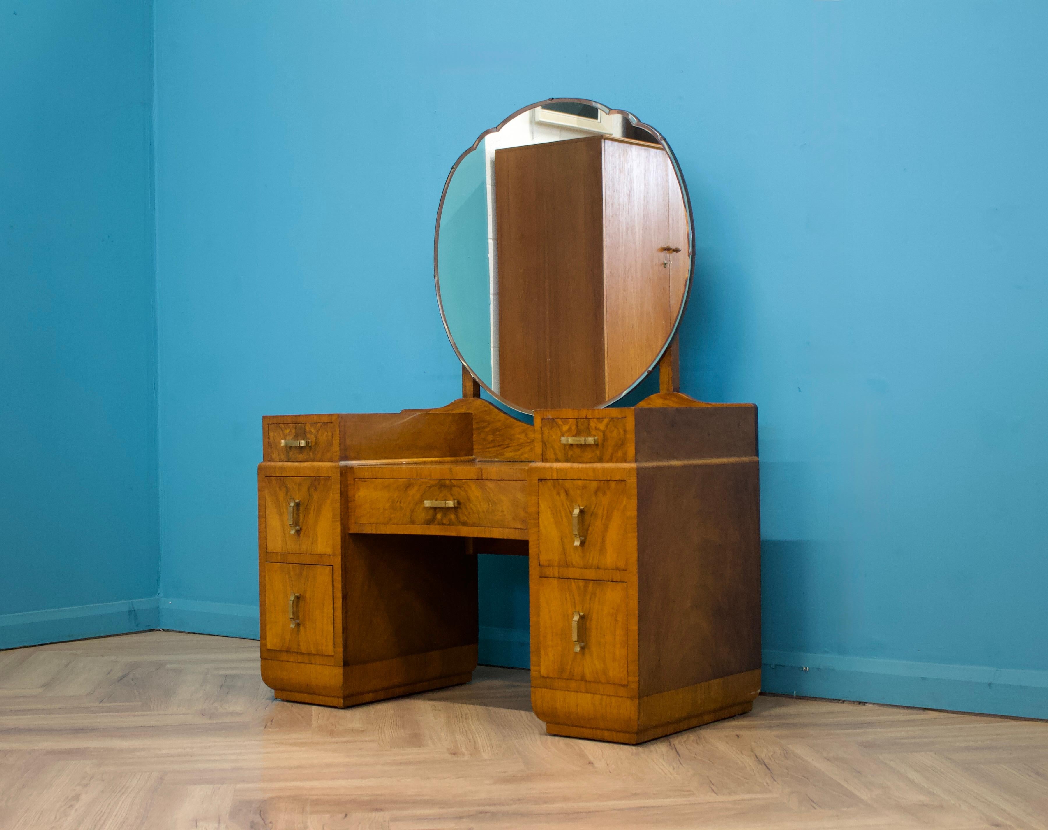 Mid-20th Century Vintage Walnut and Walnut Veneer Dressing Table, 1930s For Sale