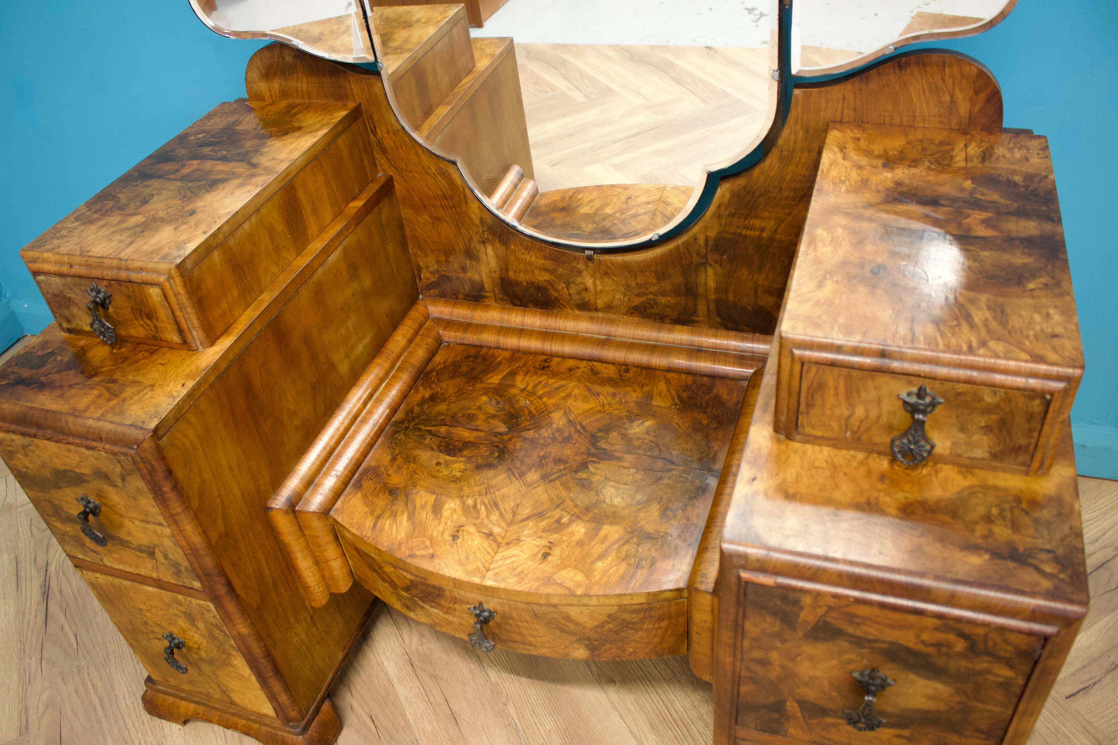 Vintage Walnut and Walnut Veneer Dressing Table, 1930s For Sale 1