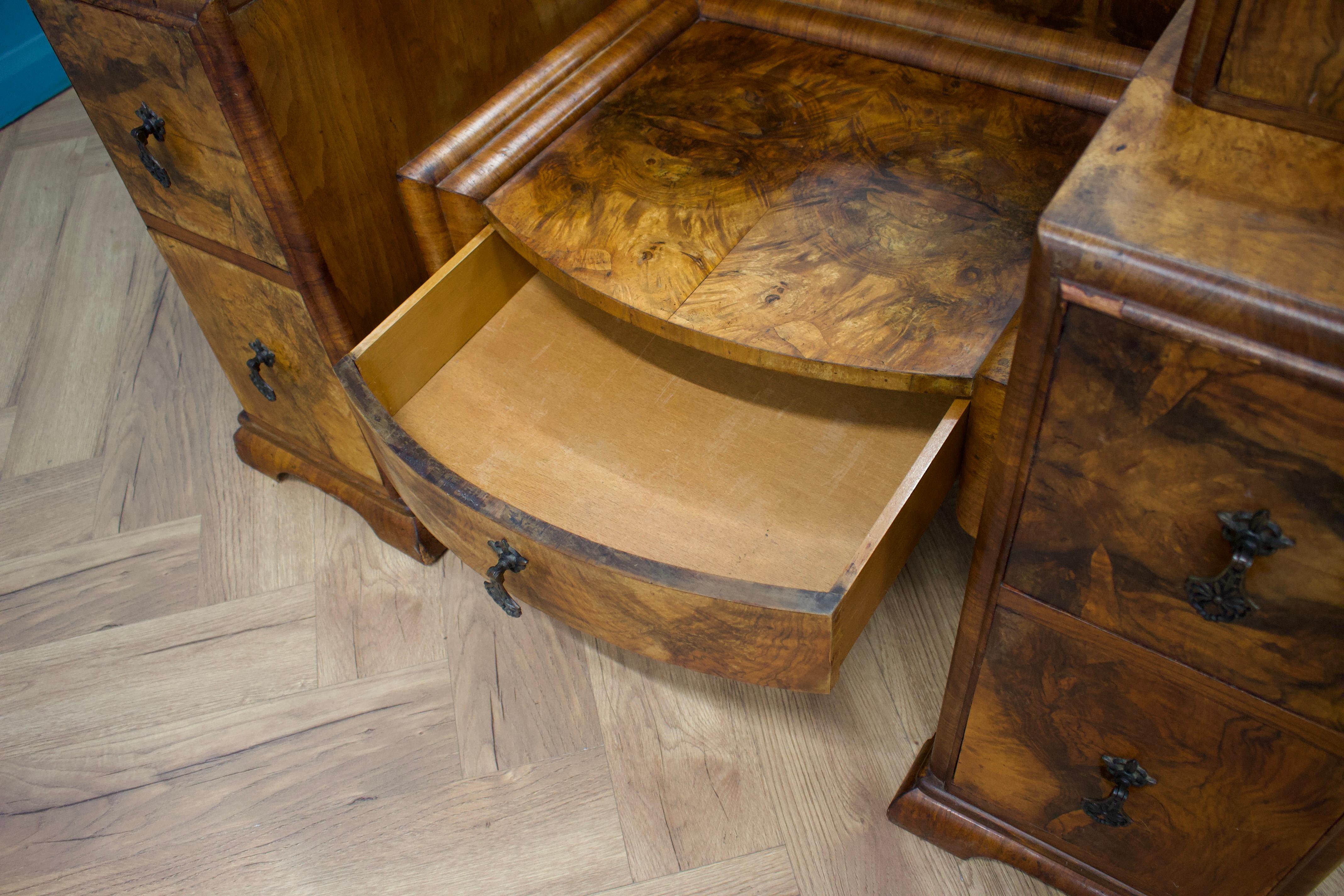 Vintage Walnut and Walnut Veneer Dressing Table, 1930s For Sale 2