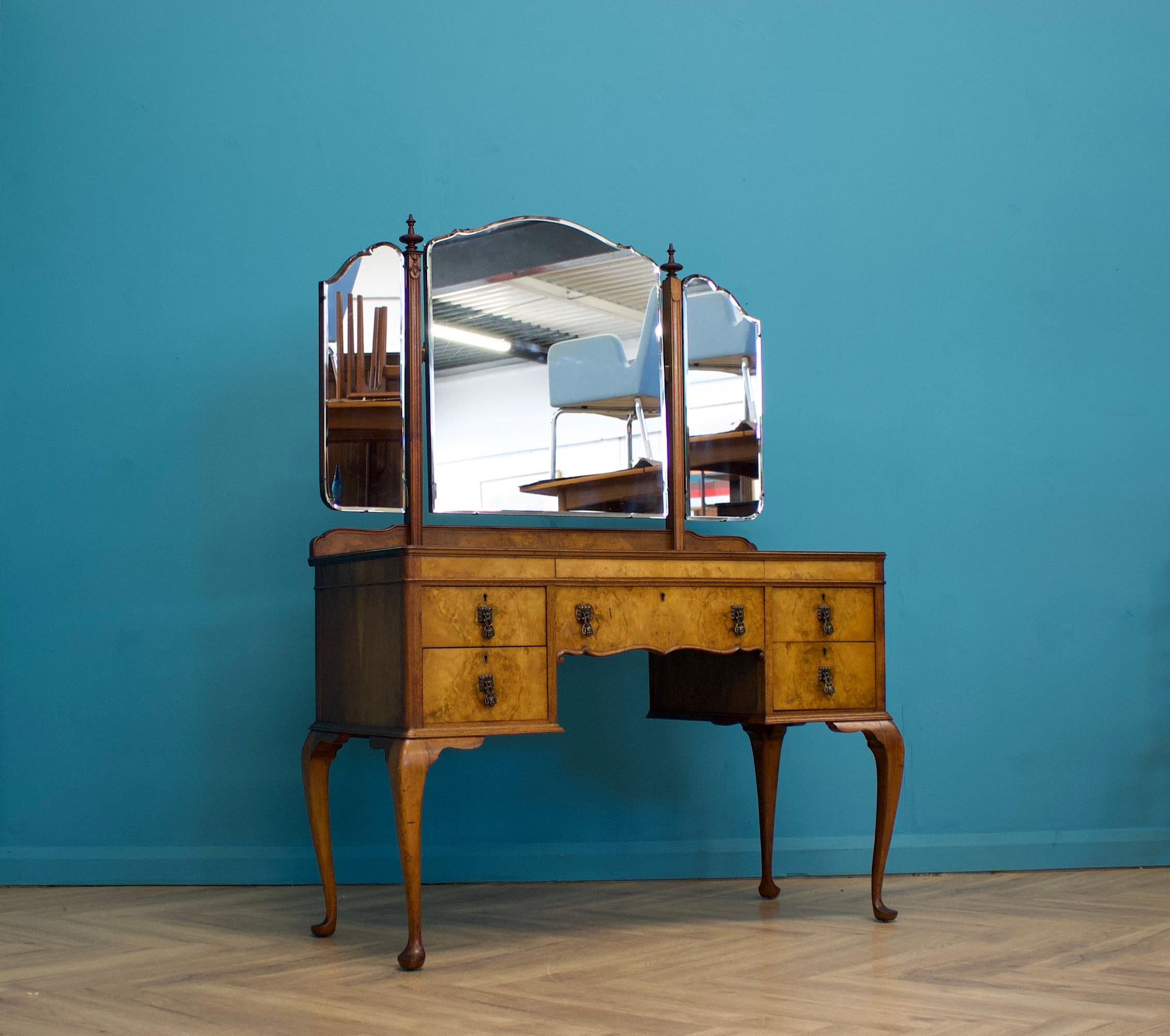 Art Deco Vintage Walnut and Walnut Veneer Dressing Table from N H Chapman Siesta, 1930s