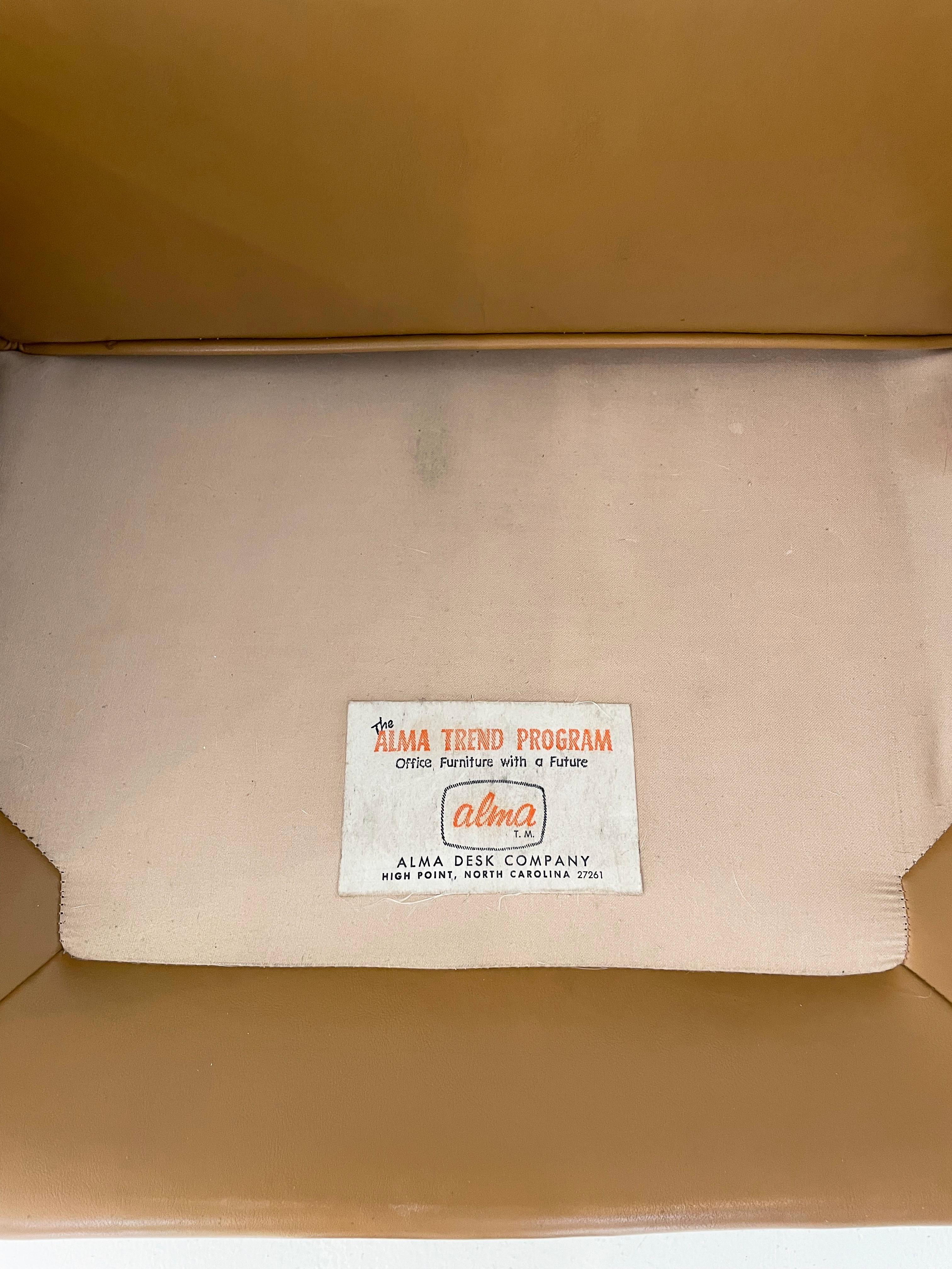 Vintage-Sessel aus Nussbaumholz von Alma, 2er-Set im Angebot 2