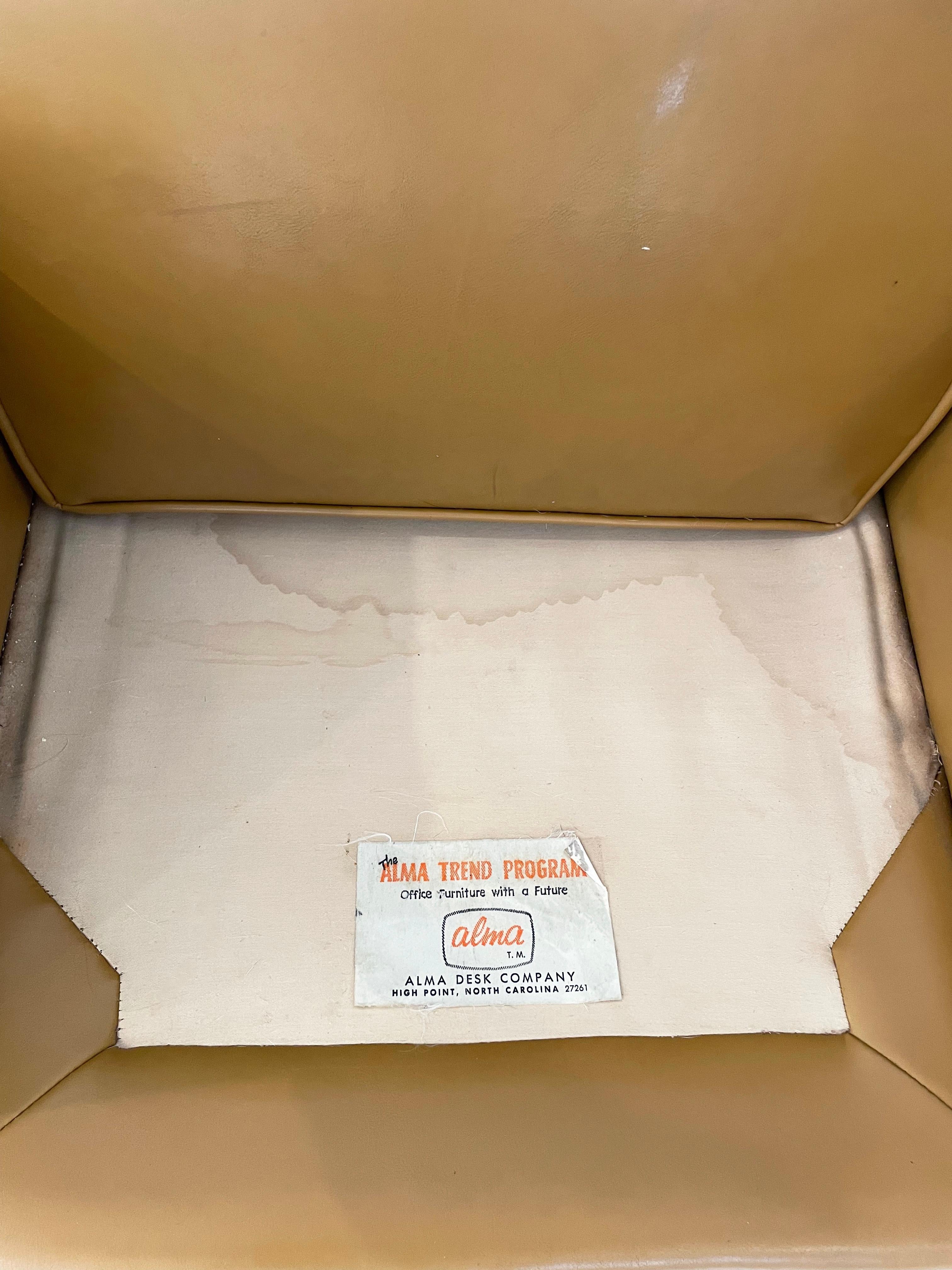 Vintage-Sessel aus Nussbaumholz von Alma, 2er-Set im Angebot 3