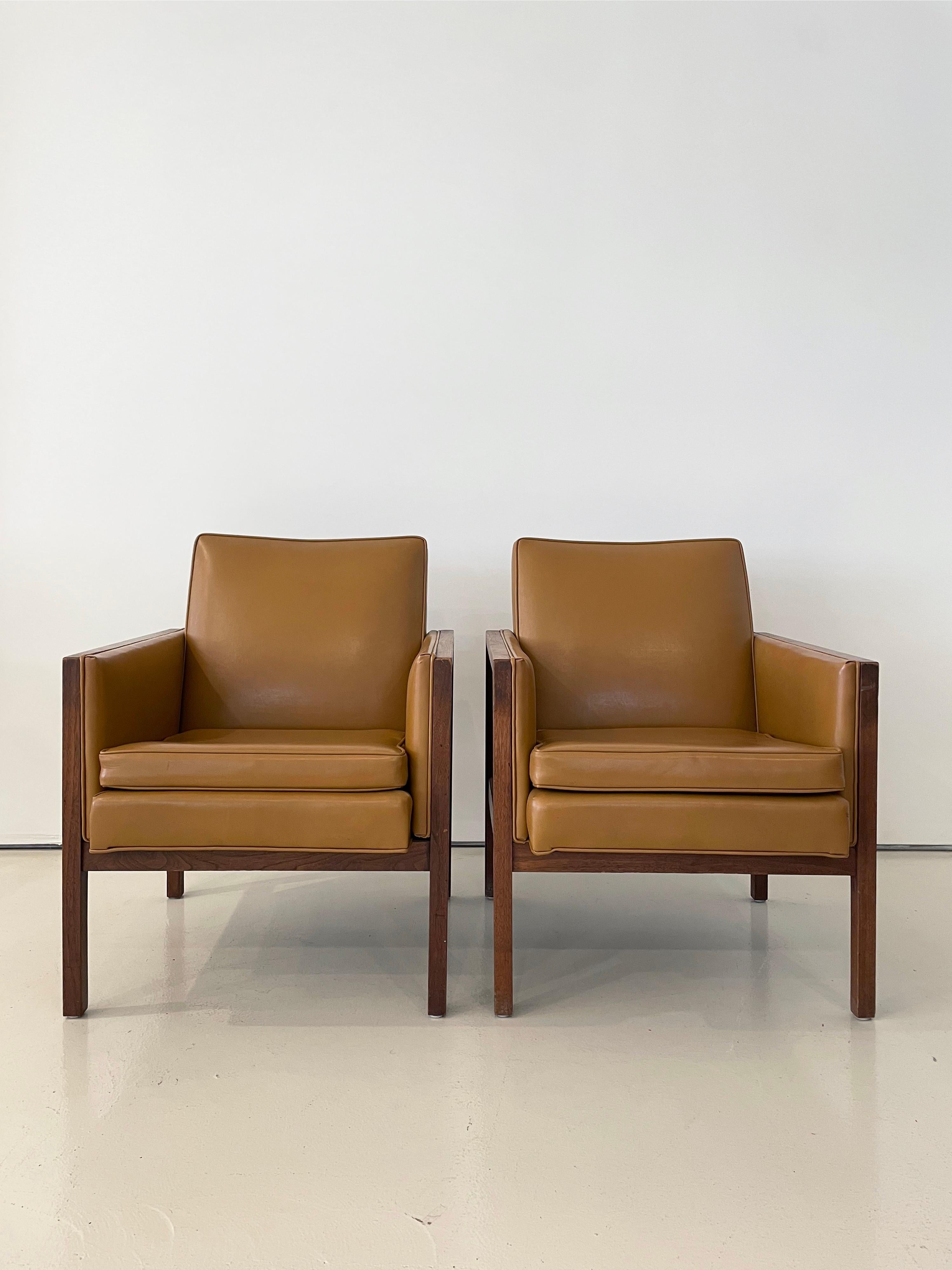 Vintage-Sessel aus Nussbaumholz von Alma, 2er-Set (Moderne der Mitte des Jahrhunderts) im Angebot