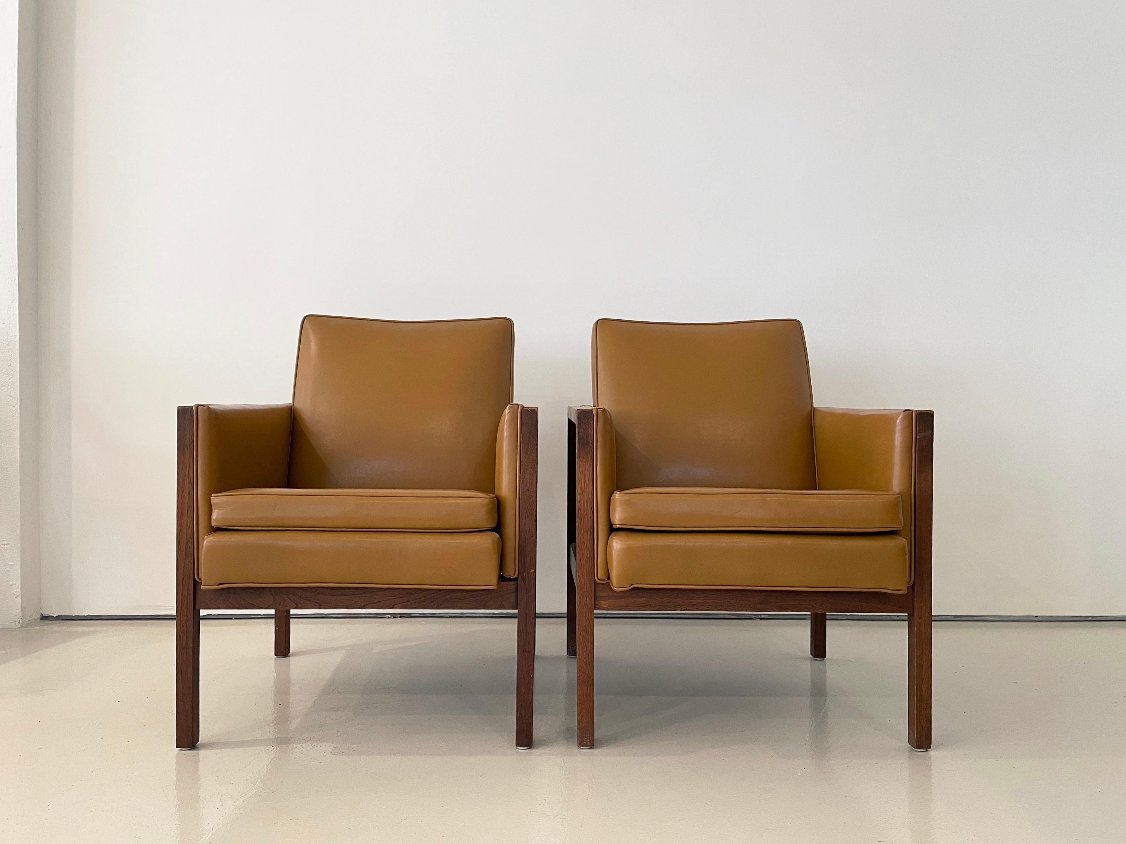 Vintage-Sessel aus Nussbaumholz von Alma, 2er-Set (Holzarbeit) im Angebot