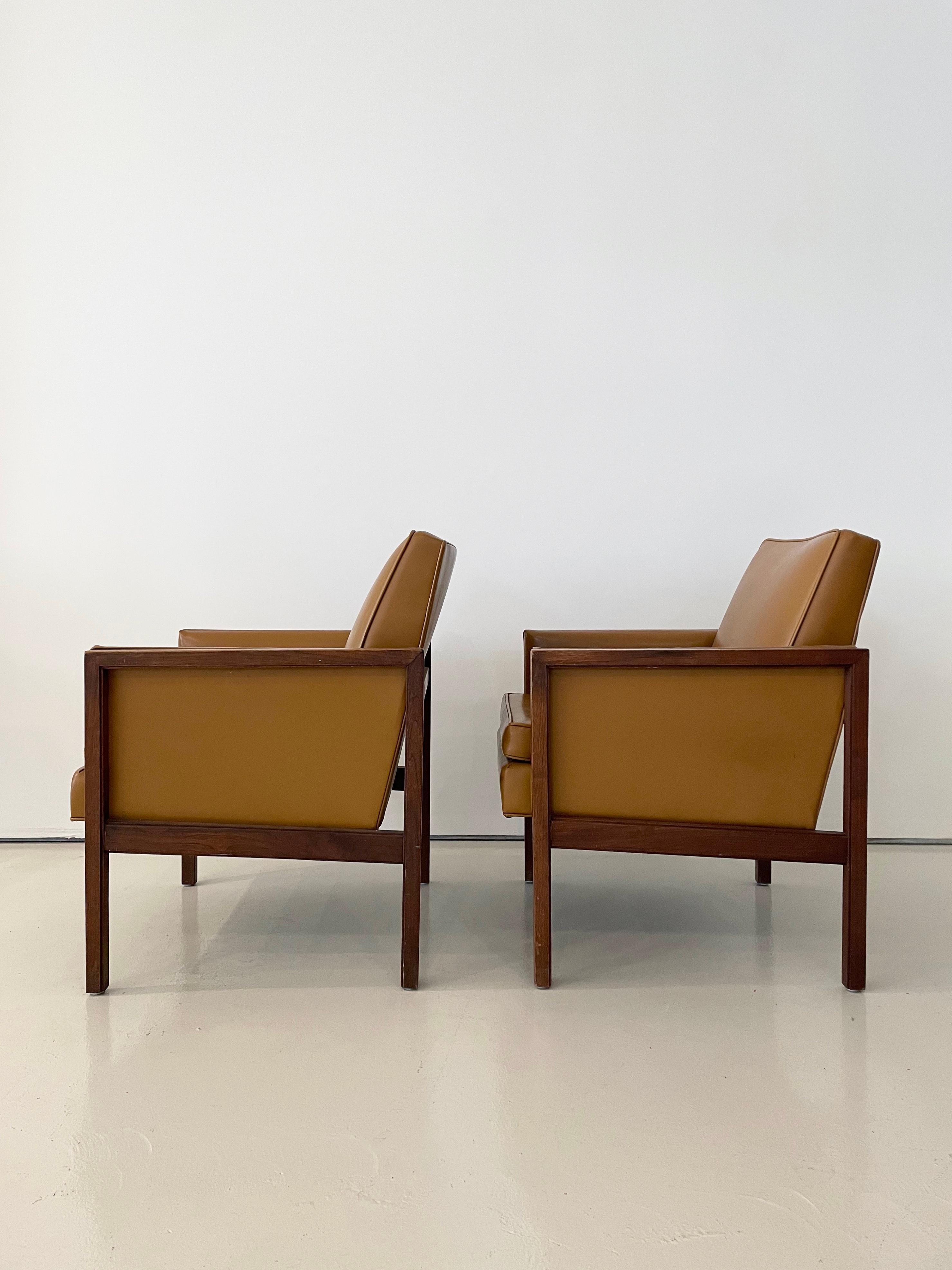 Vintage-Sessel aus Nussbaumholz von Alma, 2er-Set im Zustand „Gut“ im Angebot in Denver, CO