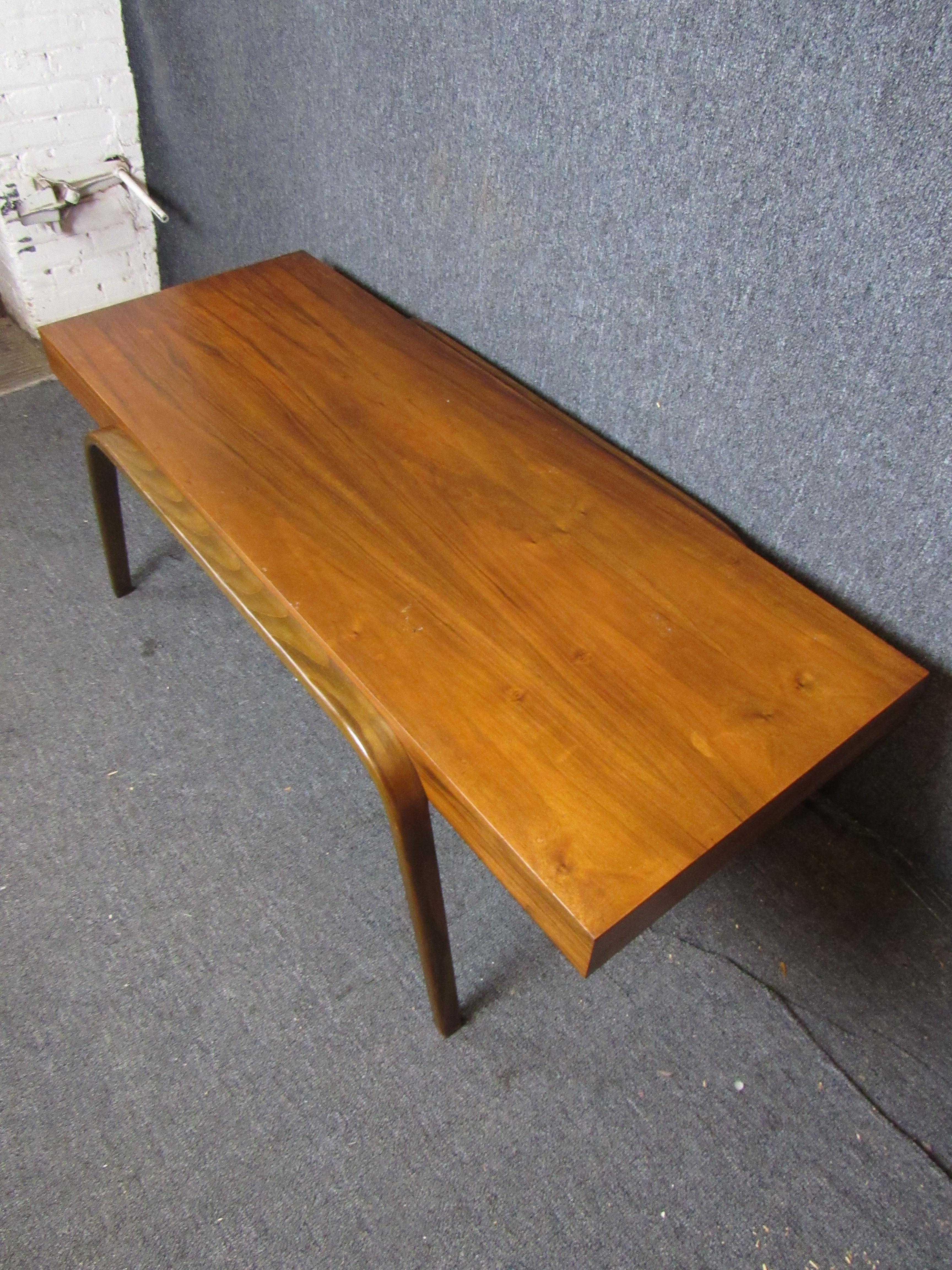 20th Century Vintage Walnut Bentwood Coffee Table For Sale