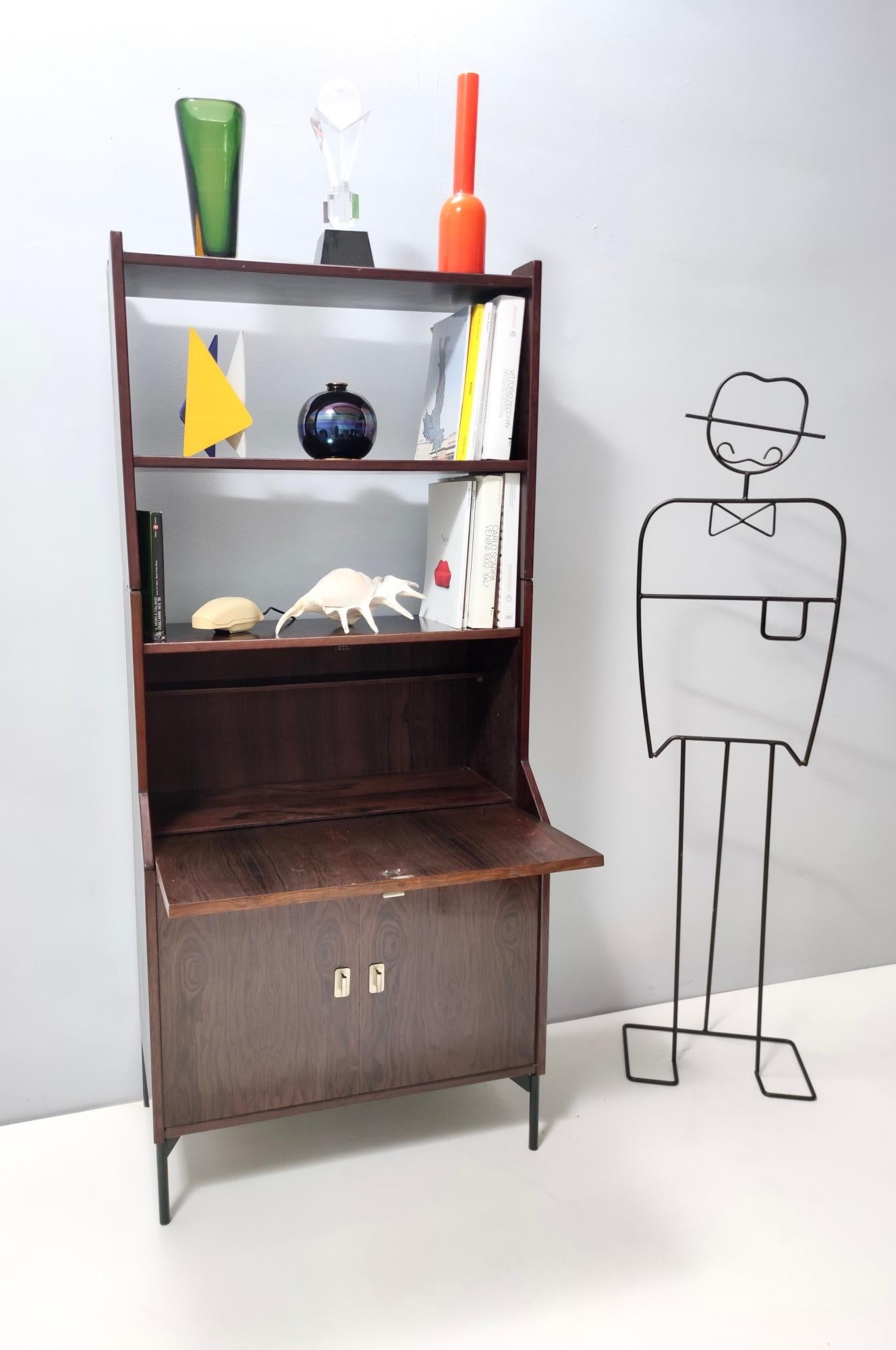 Estantería y secreter vintage de nogal de Claudio Salocchi para Sormani, Italia Italiano en venta