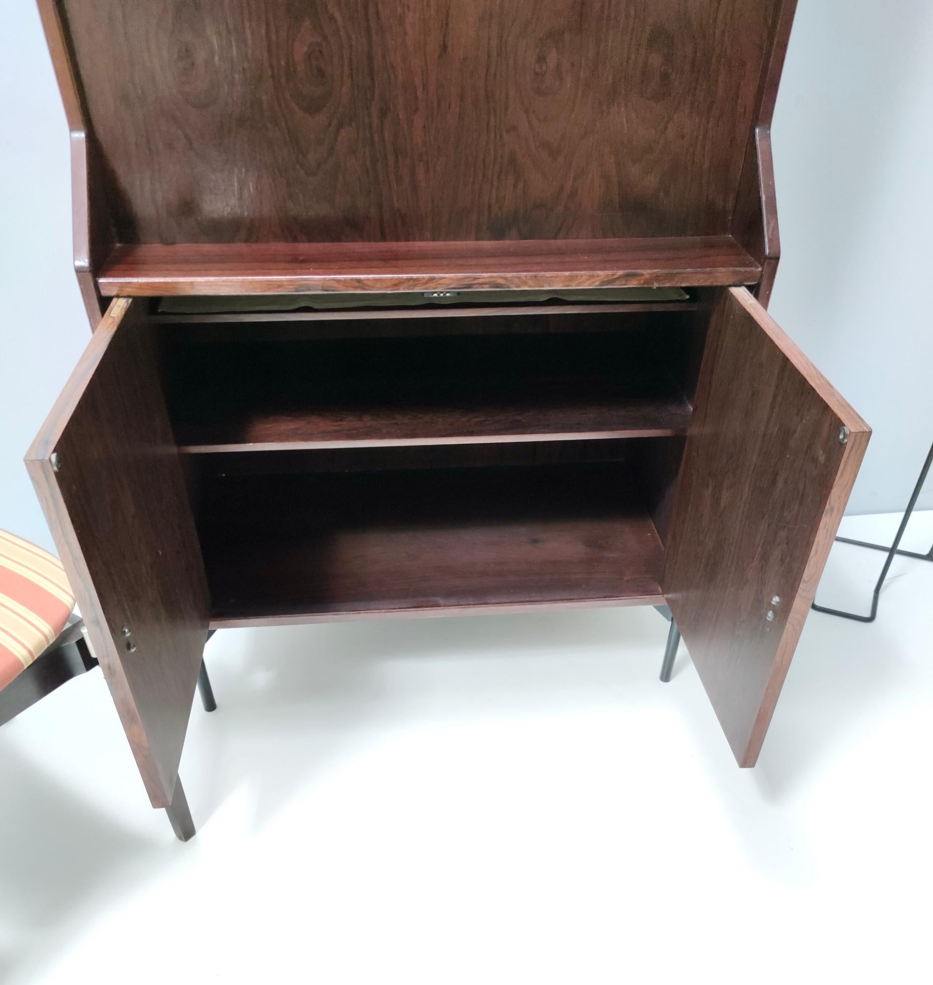 Estantería y secreter vintage de nogal de Claudio Salocchi para Sormani, Italia Metal en venta