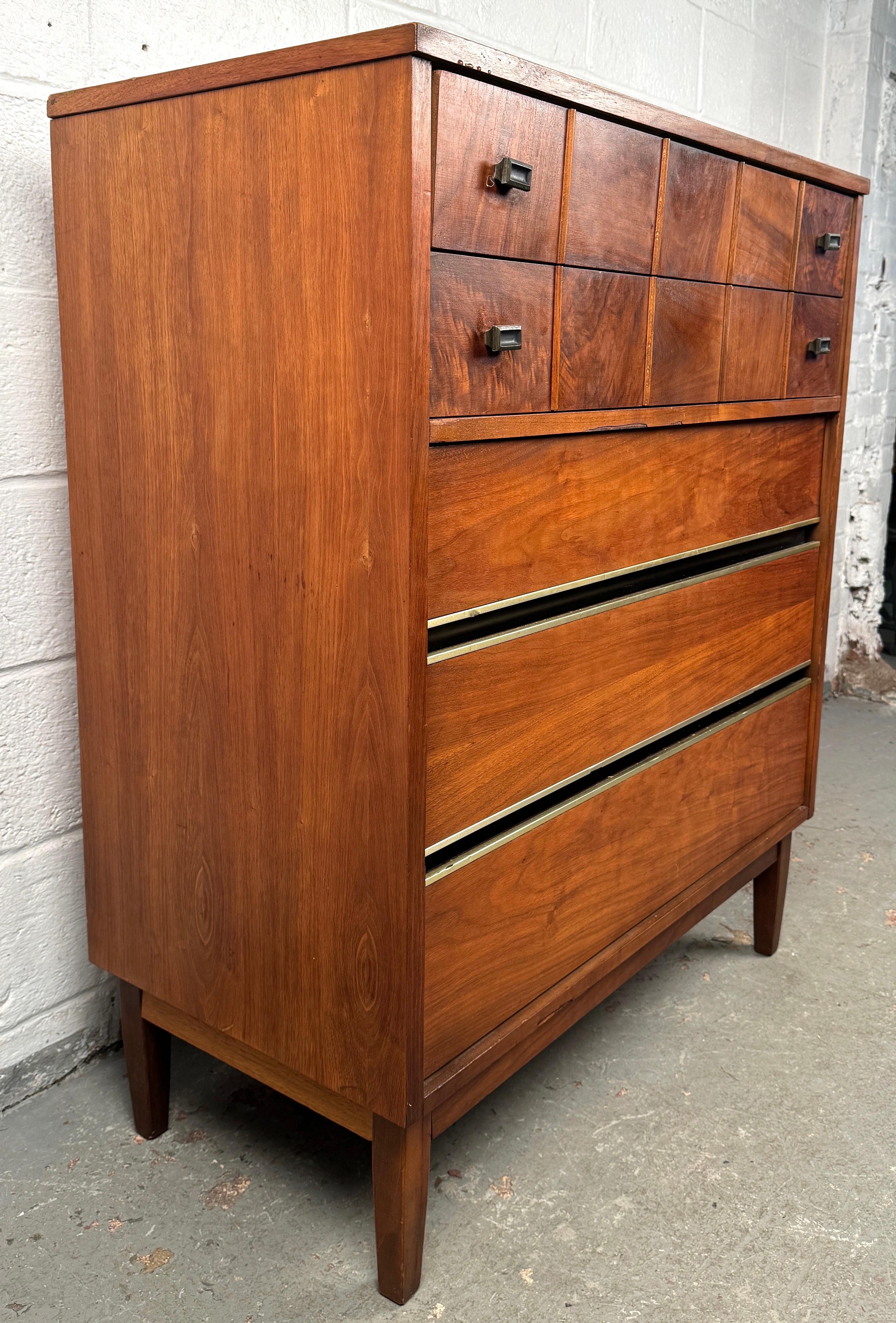 Vintage Walnut Burl Highboy Dresser In Good Condition For Sale In Brooklyn, NY