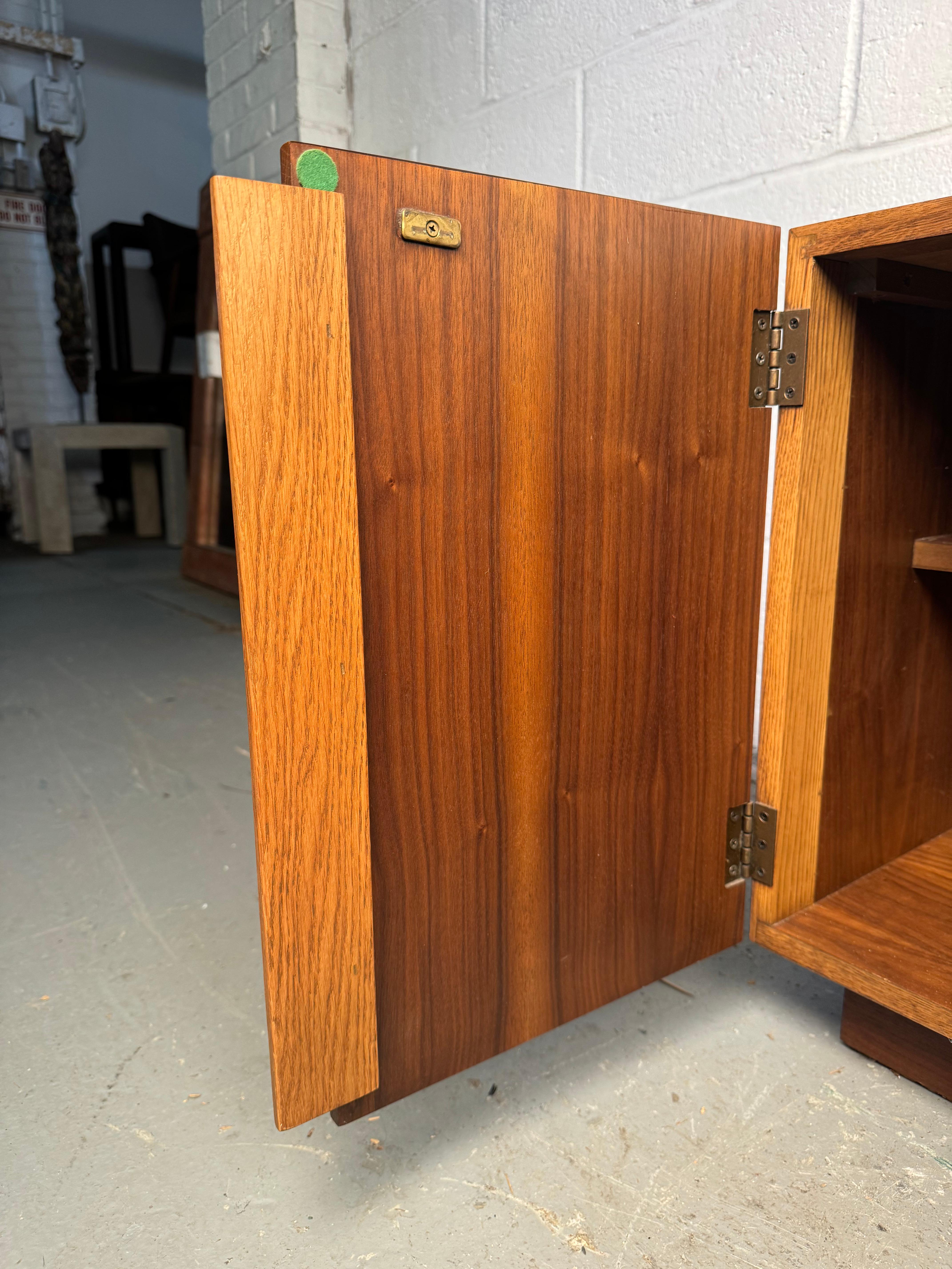 Vintage Nachttische aus Nussbaumholz von Lane 3