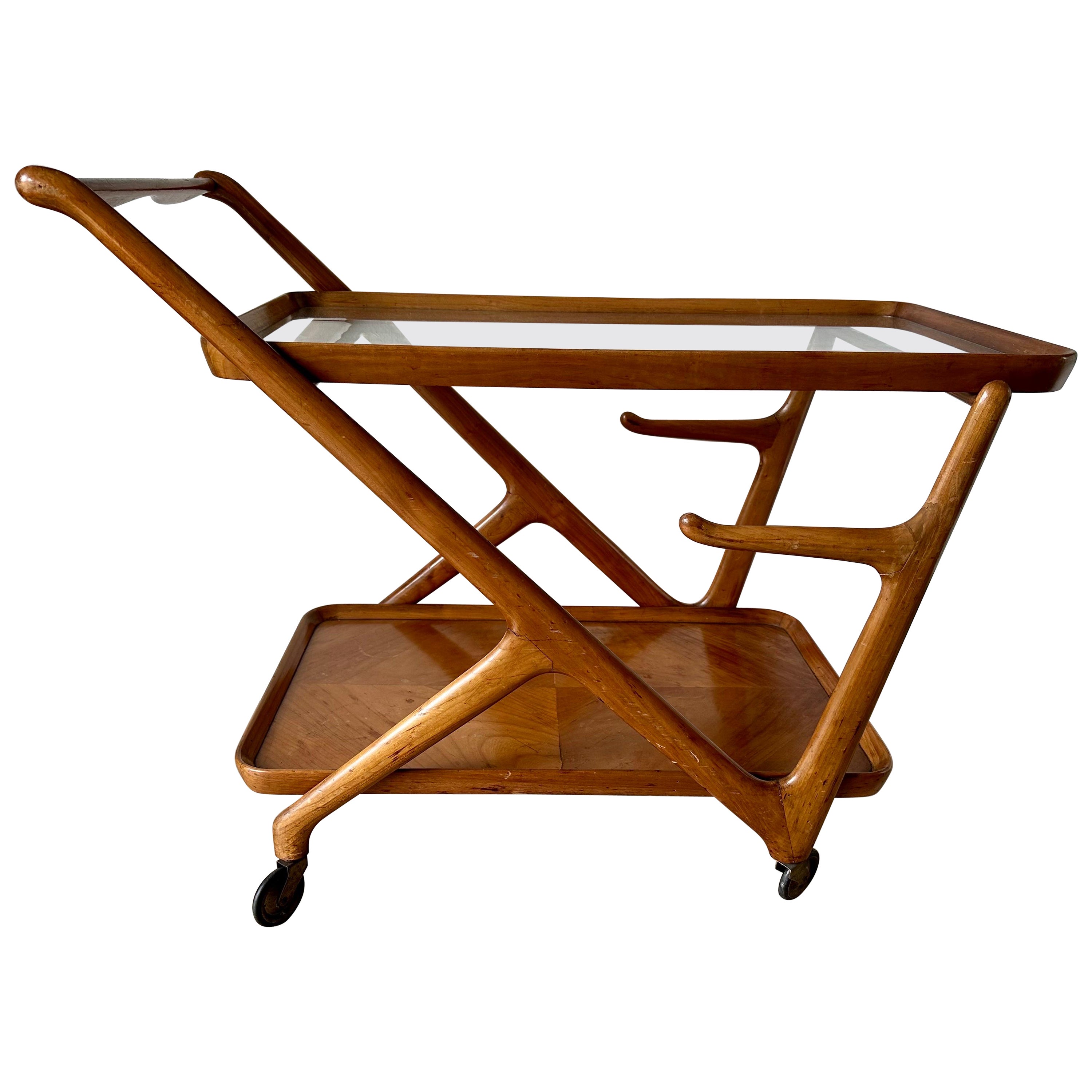 Chariot guéridon vintage en noyer Cesare Lacca pour Cassina en vente