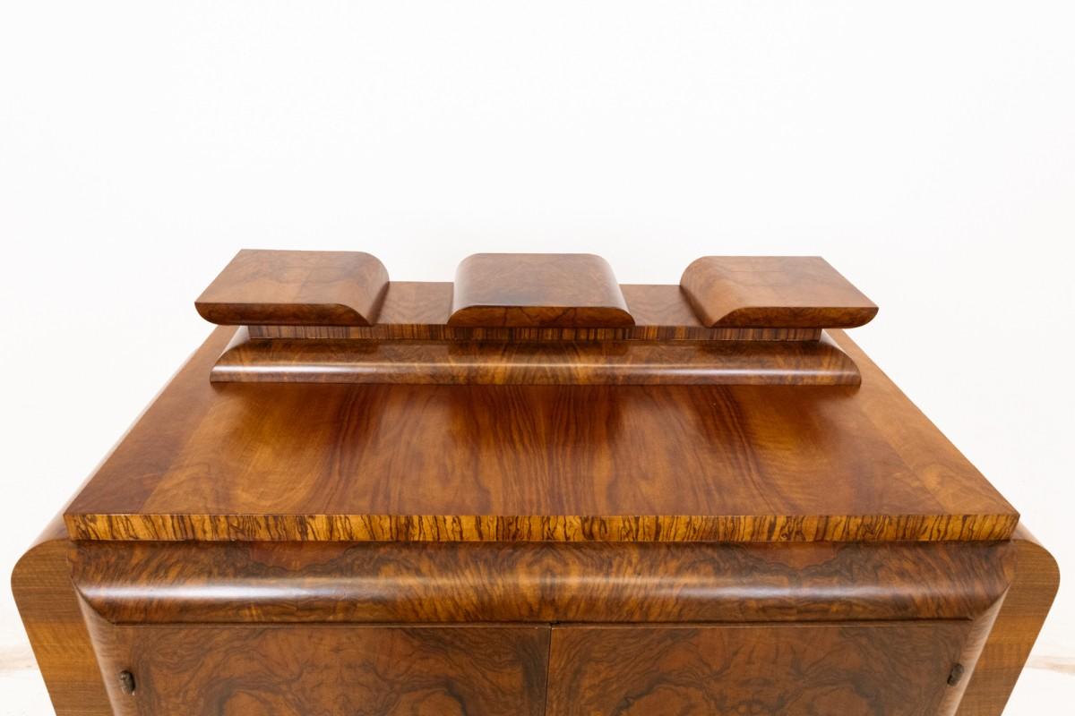 Art Deco Vintage walnut chest of drawers, Poland, mid-20th century. For Sale