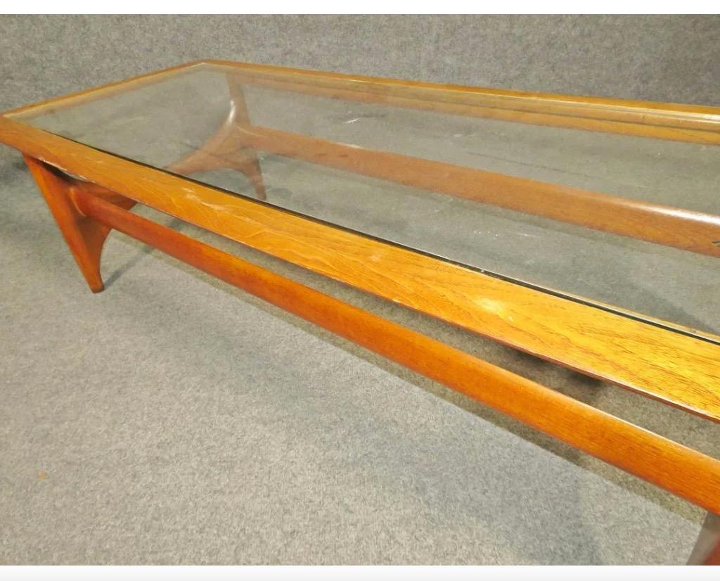 Américain Table basse vintage en noyer par Adrian Pearsall pour Lane Furniture en vente