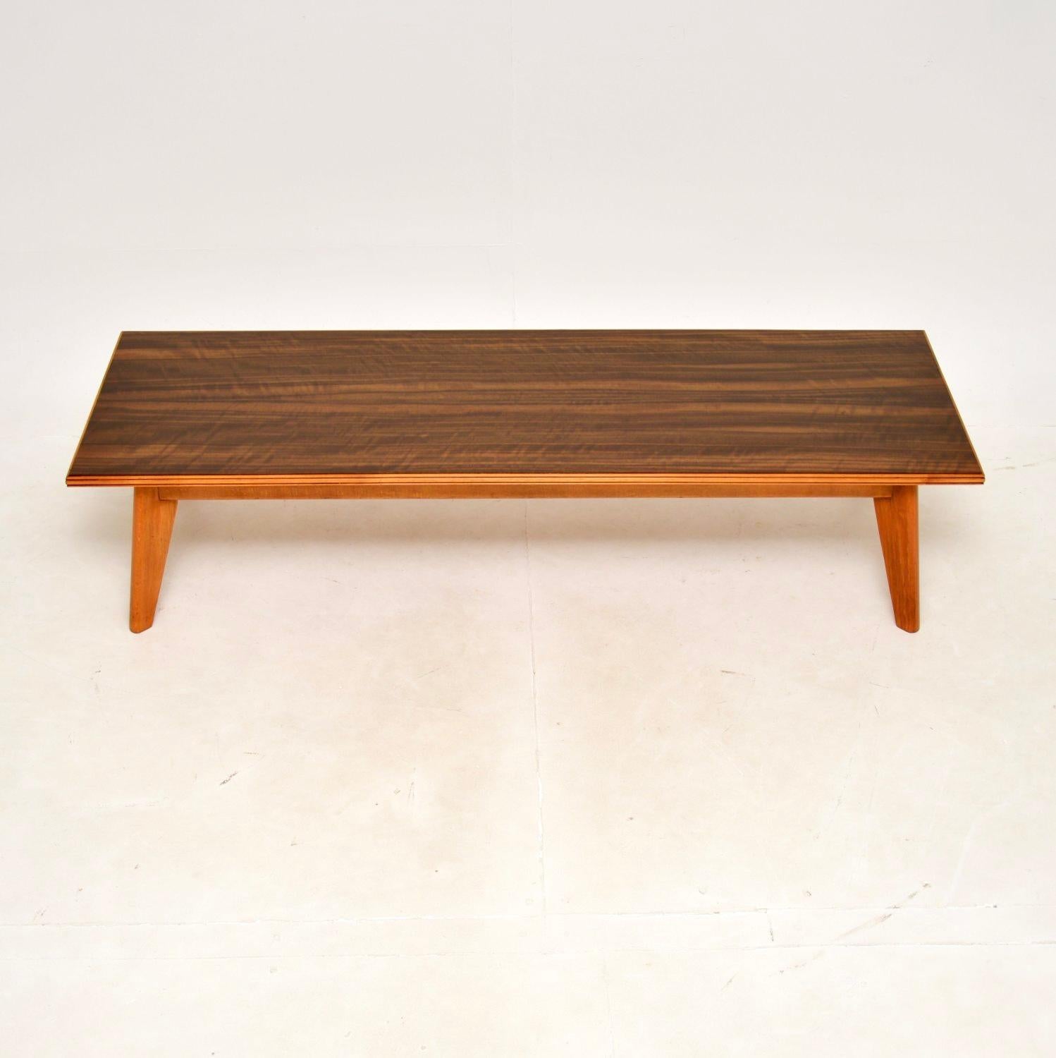 Vintage Walnut Coffee Table by Peter Hayward for Vanson In Good Condition For Sale In London, GB
